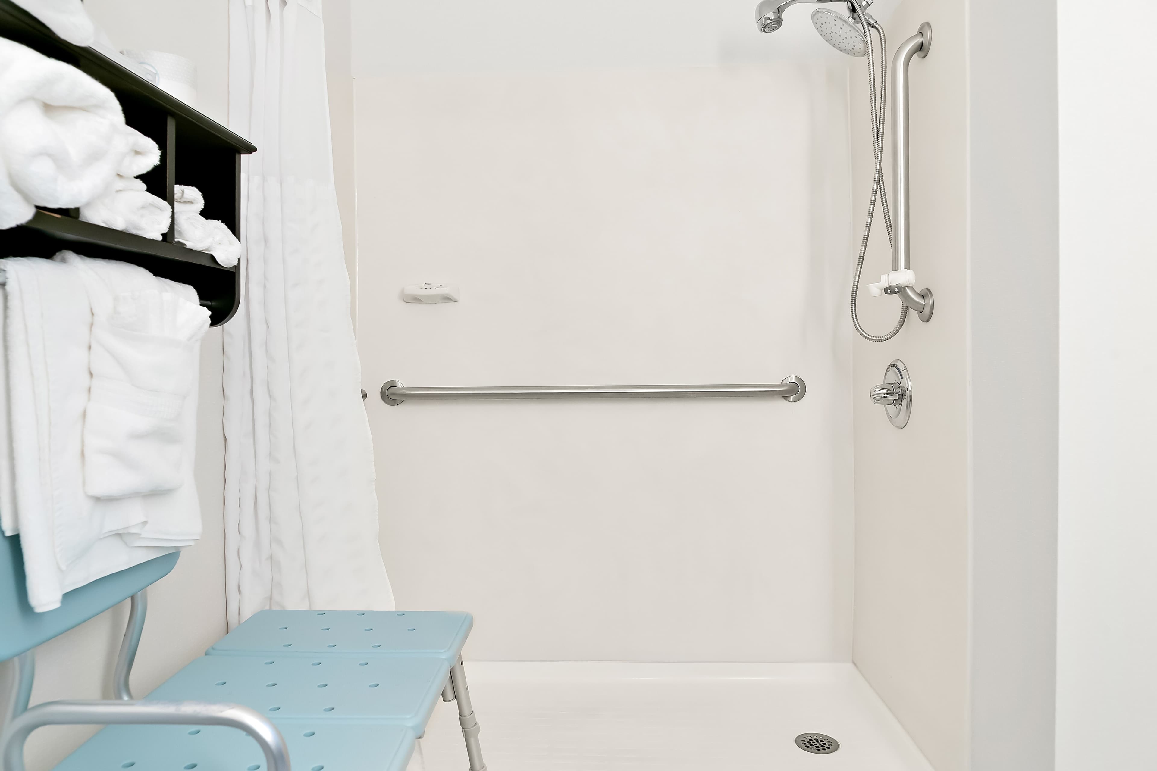 Comfort Suites Southfield/Detroit — 10