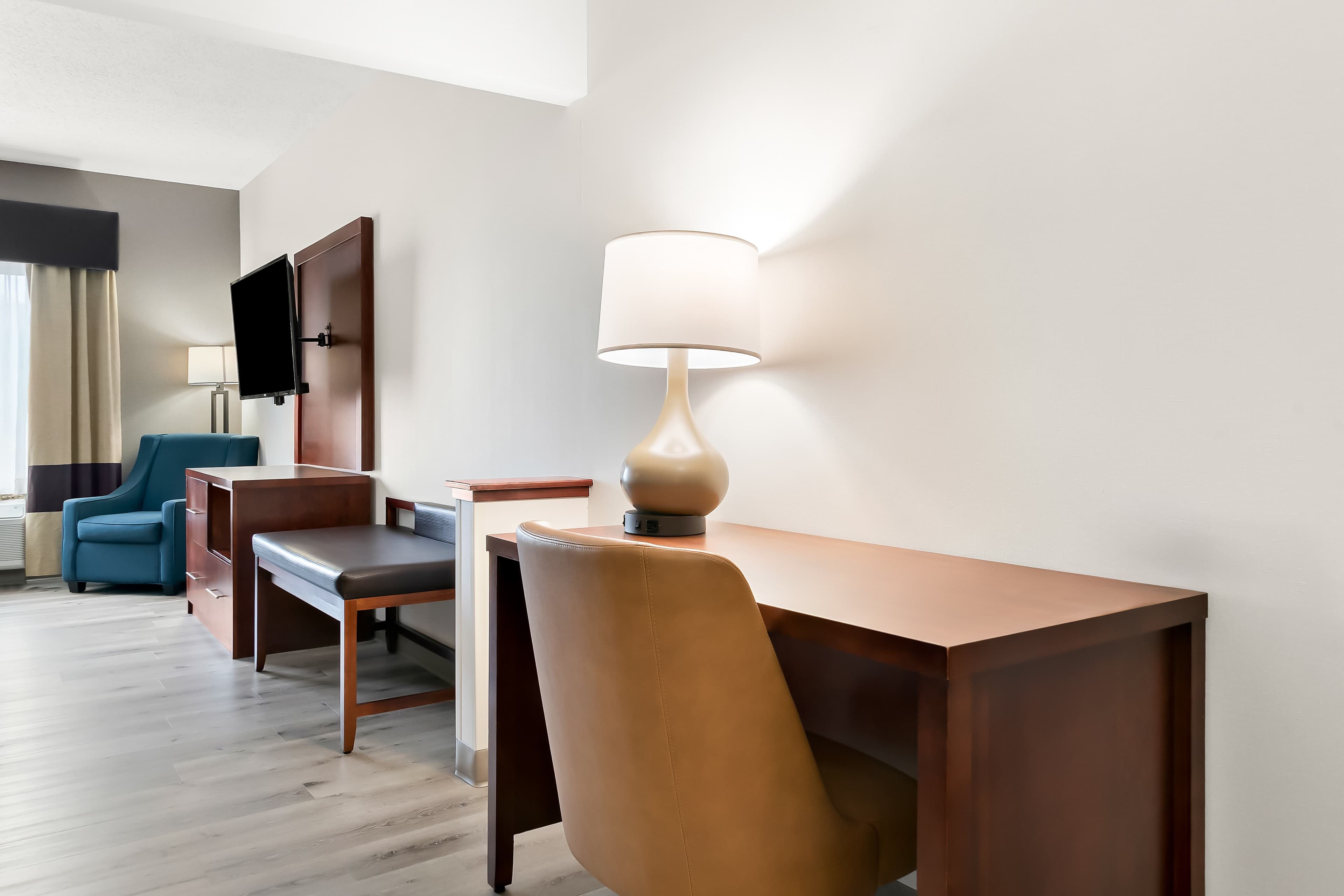 Comfort Suites Southfield/Detroit - Image 5