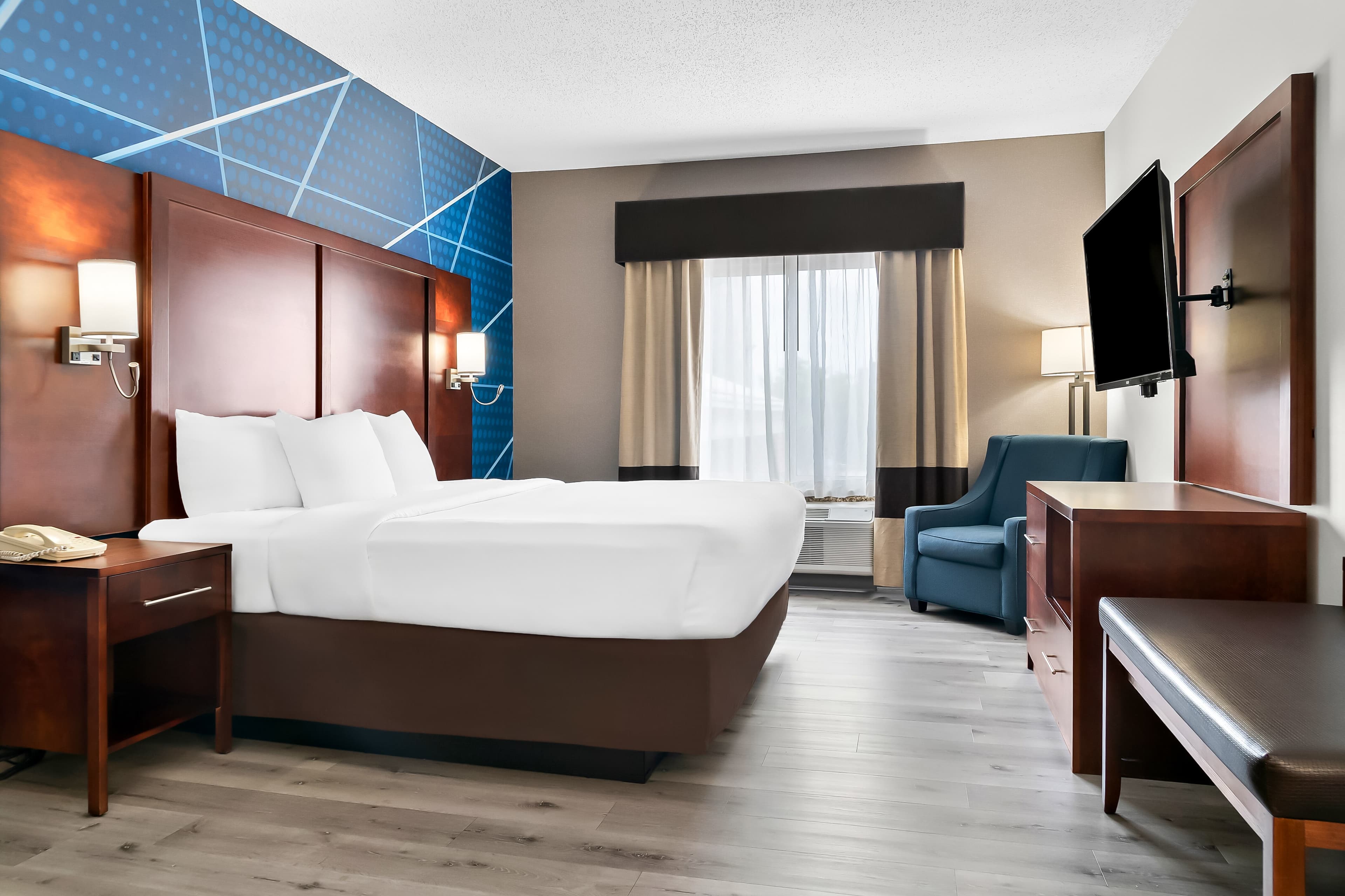 Comfort Suites Southfield/Detroit — 6