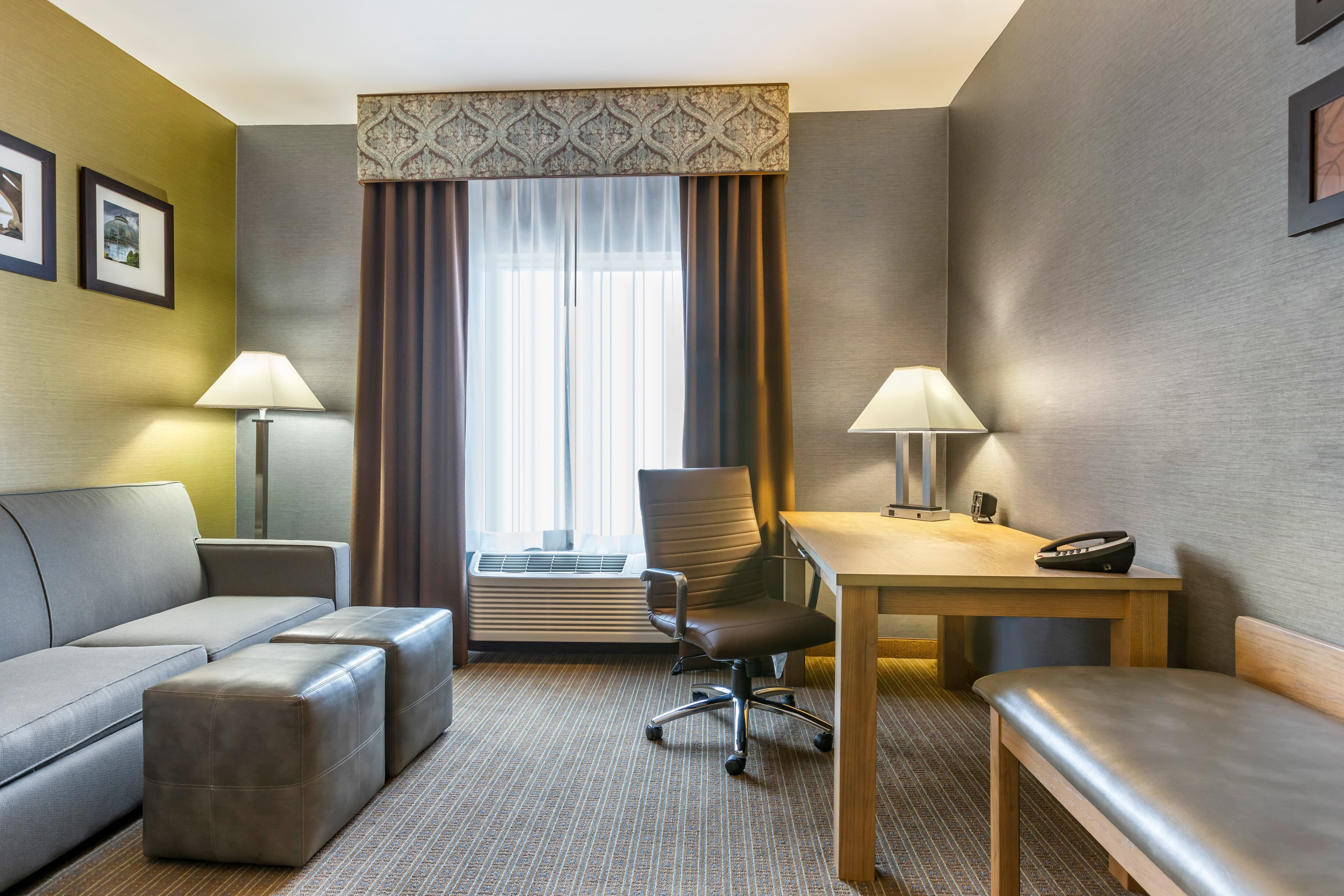 Comfort Suites Southgate-Detroit — 6