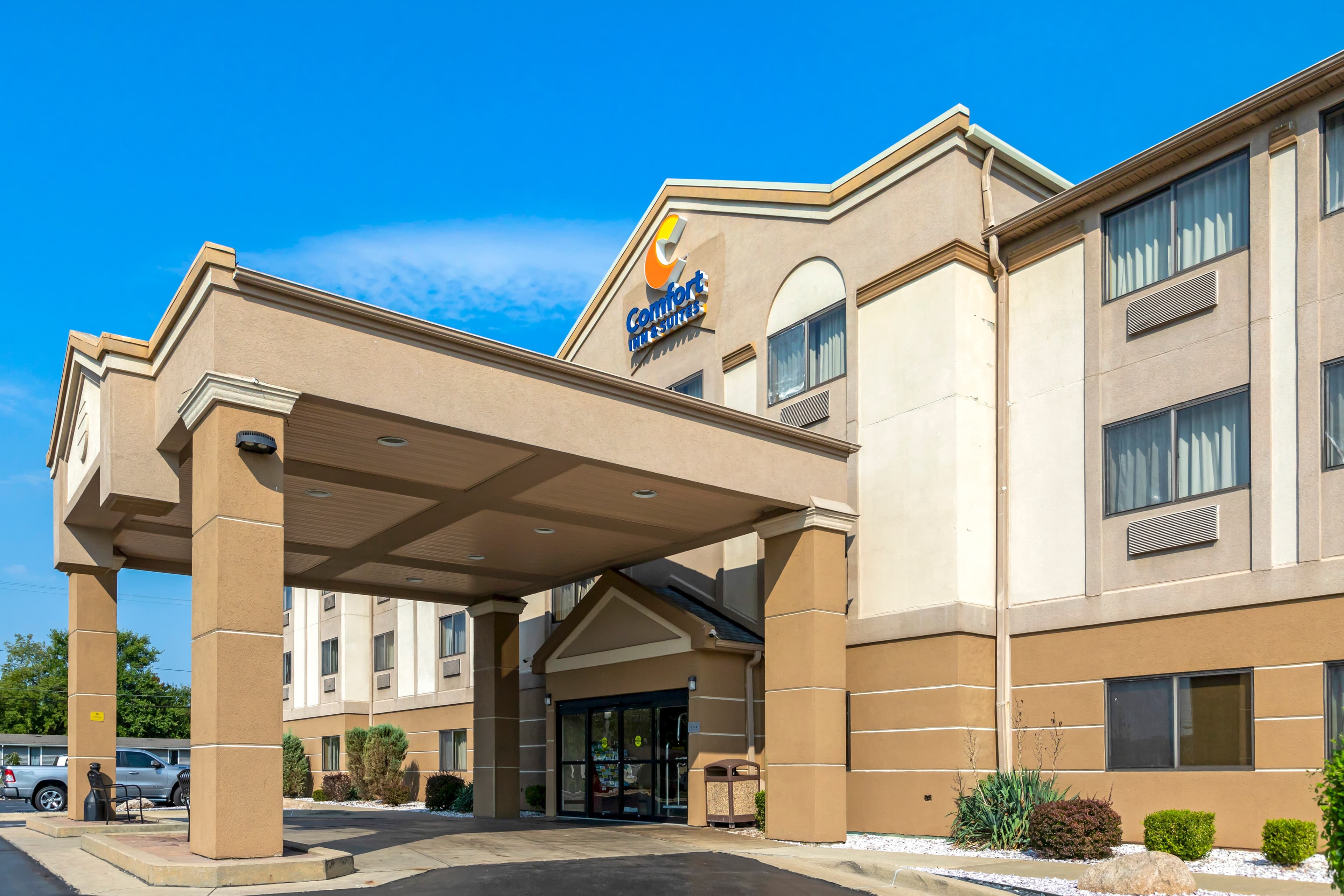 Comfort Inn & Suites Jackson North - Image 1