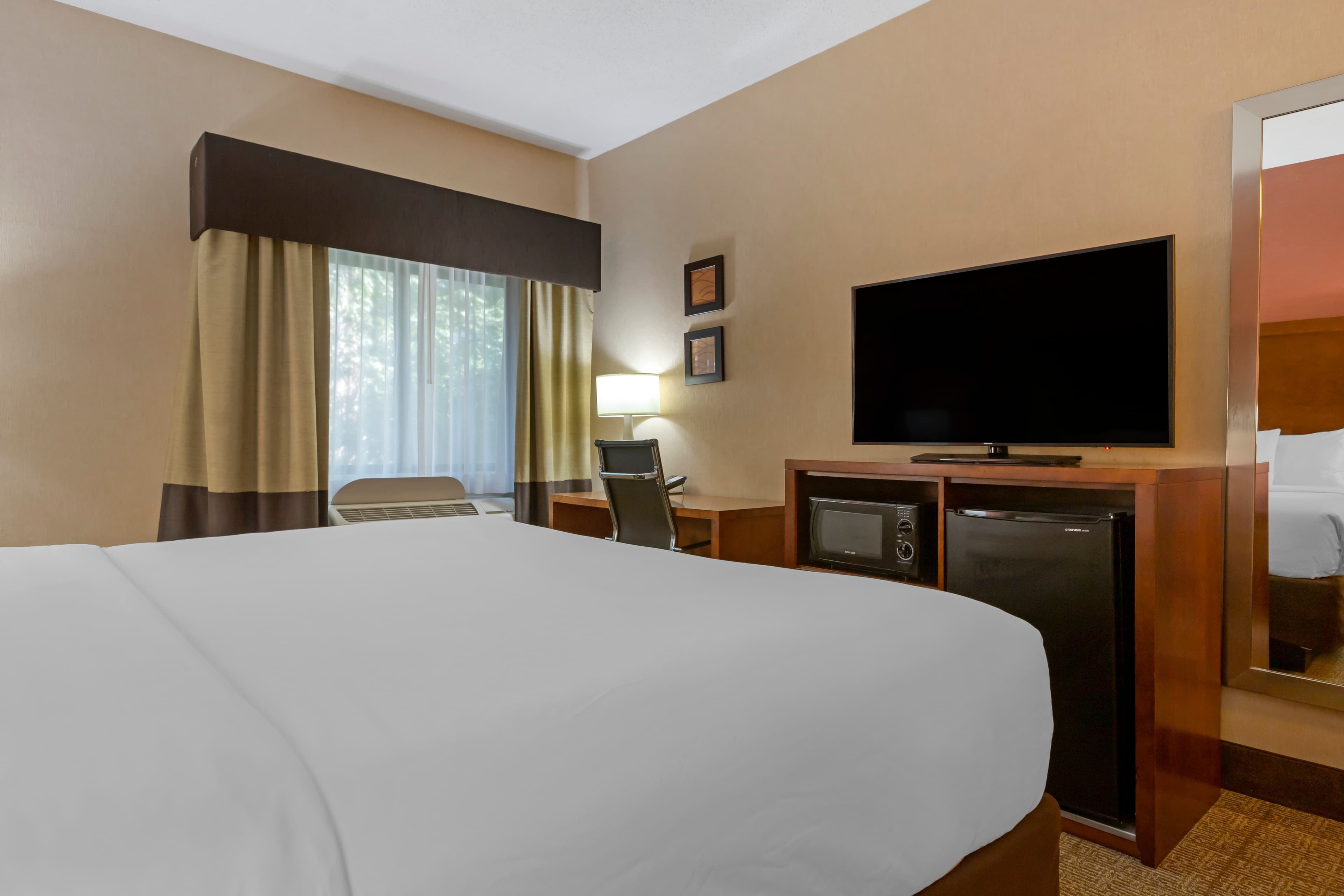 Comfort Inn & Suites Jackson North — 6