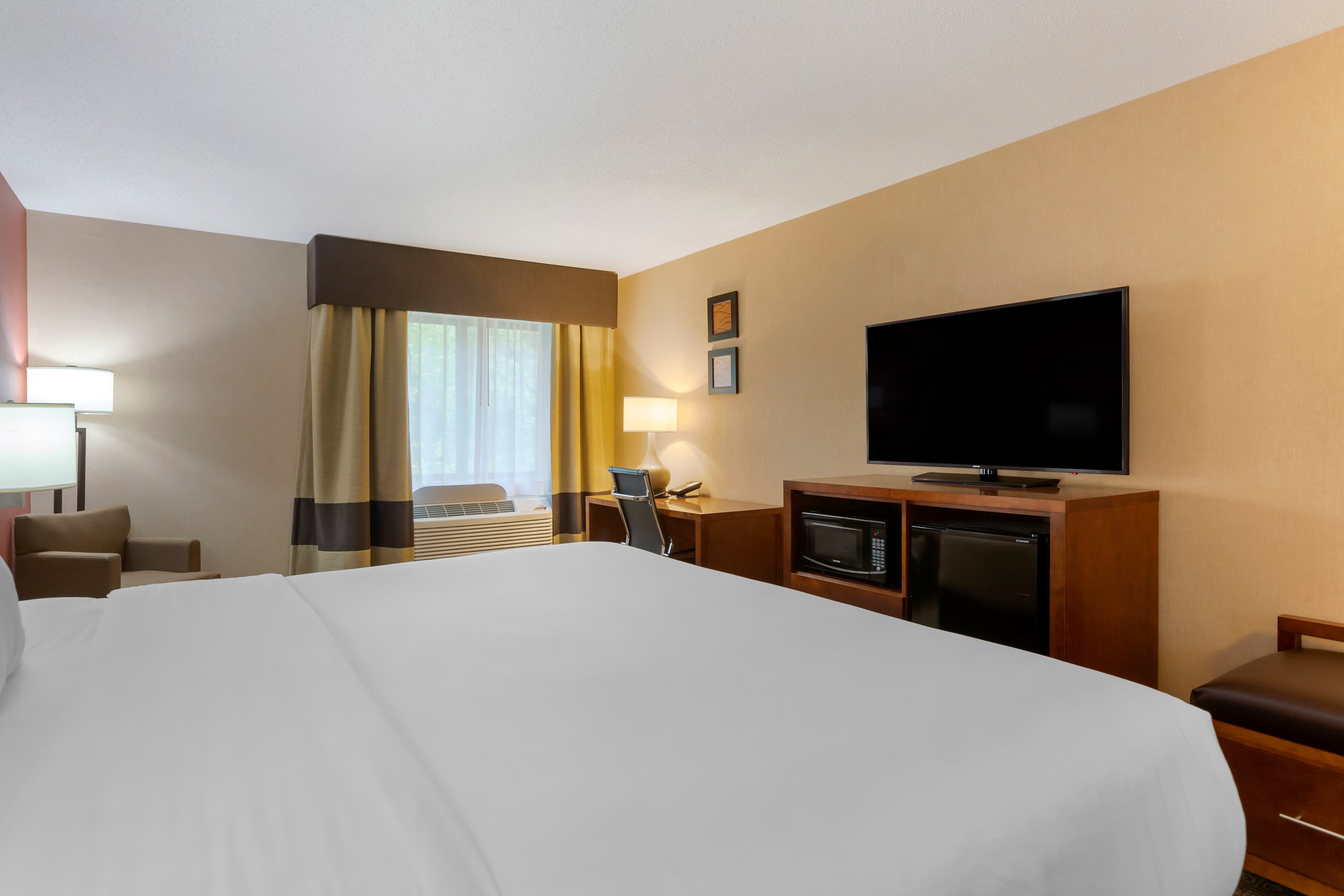 Comfort Inn & Suites Jackson North — 12