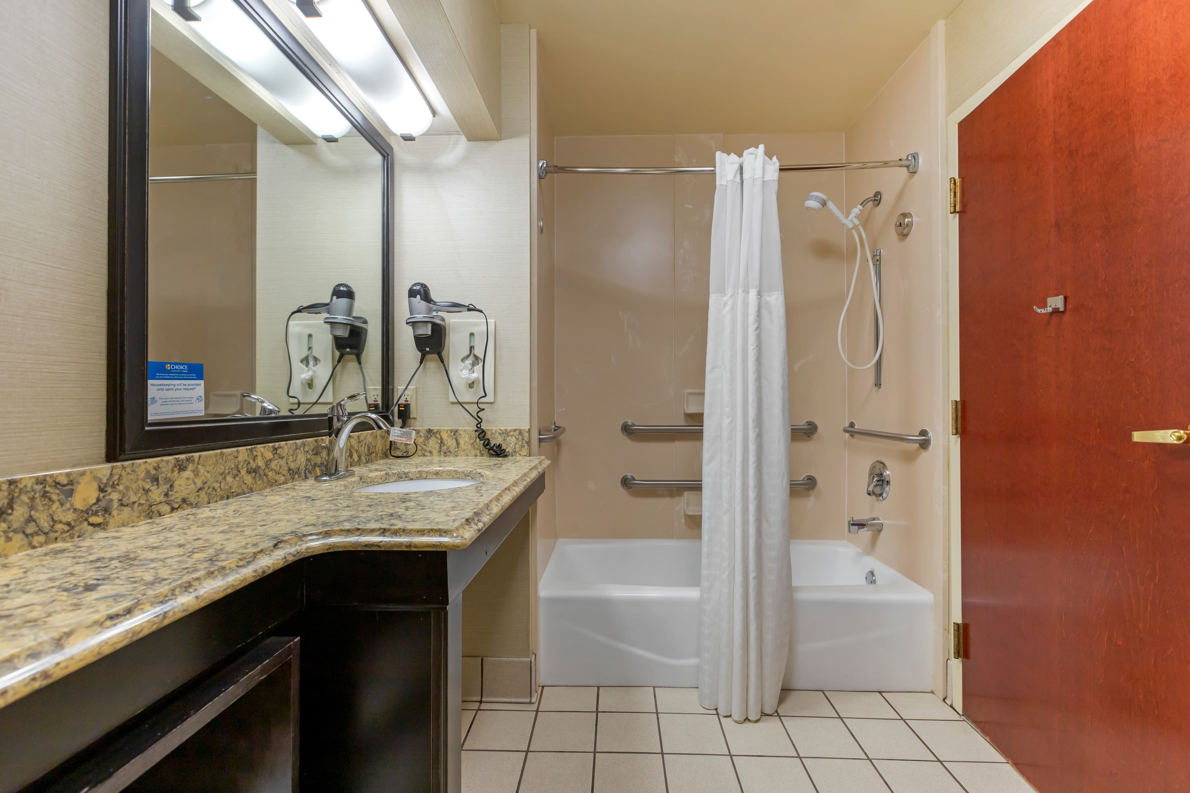 Comfort Inn & Suites Jackson North - Image 3
