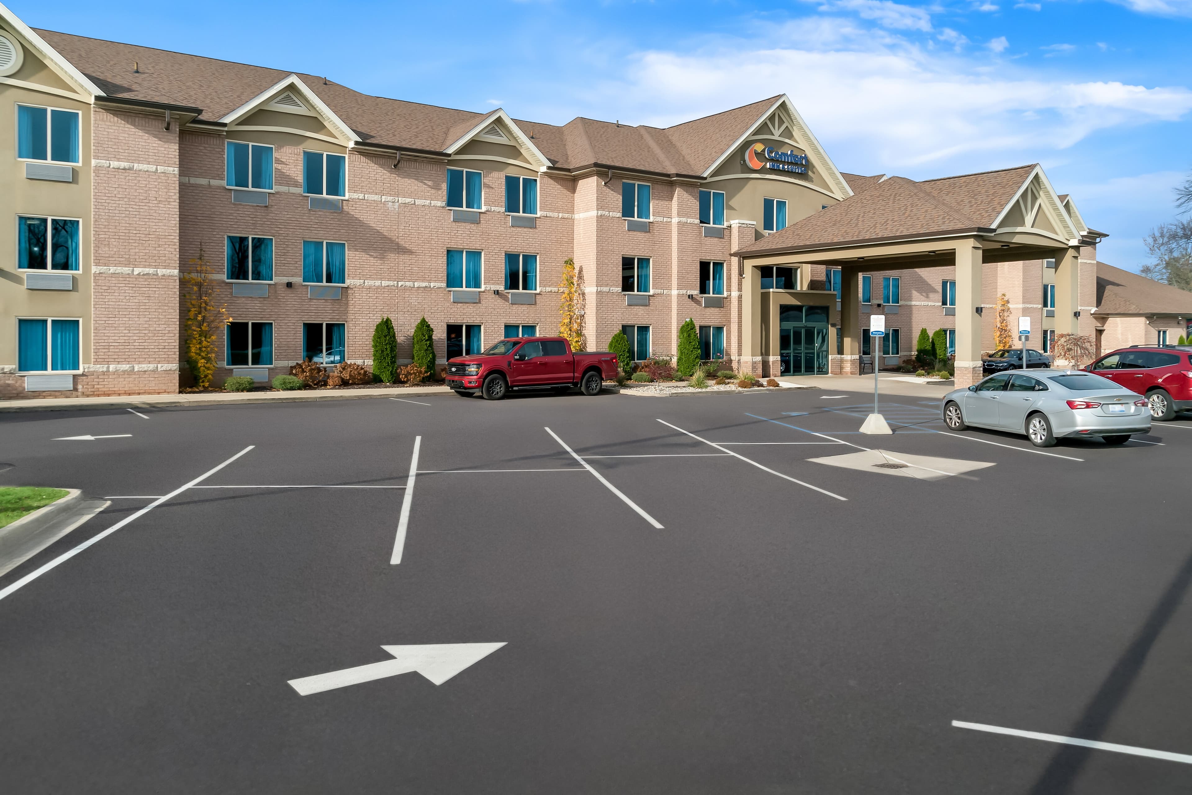 Comfort Inn & Suites Taylor - Detroit - Image 1