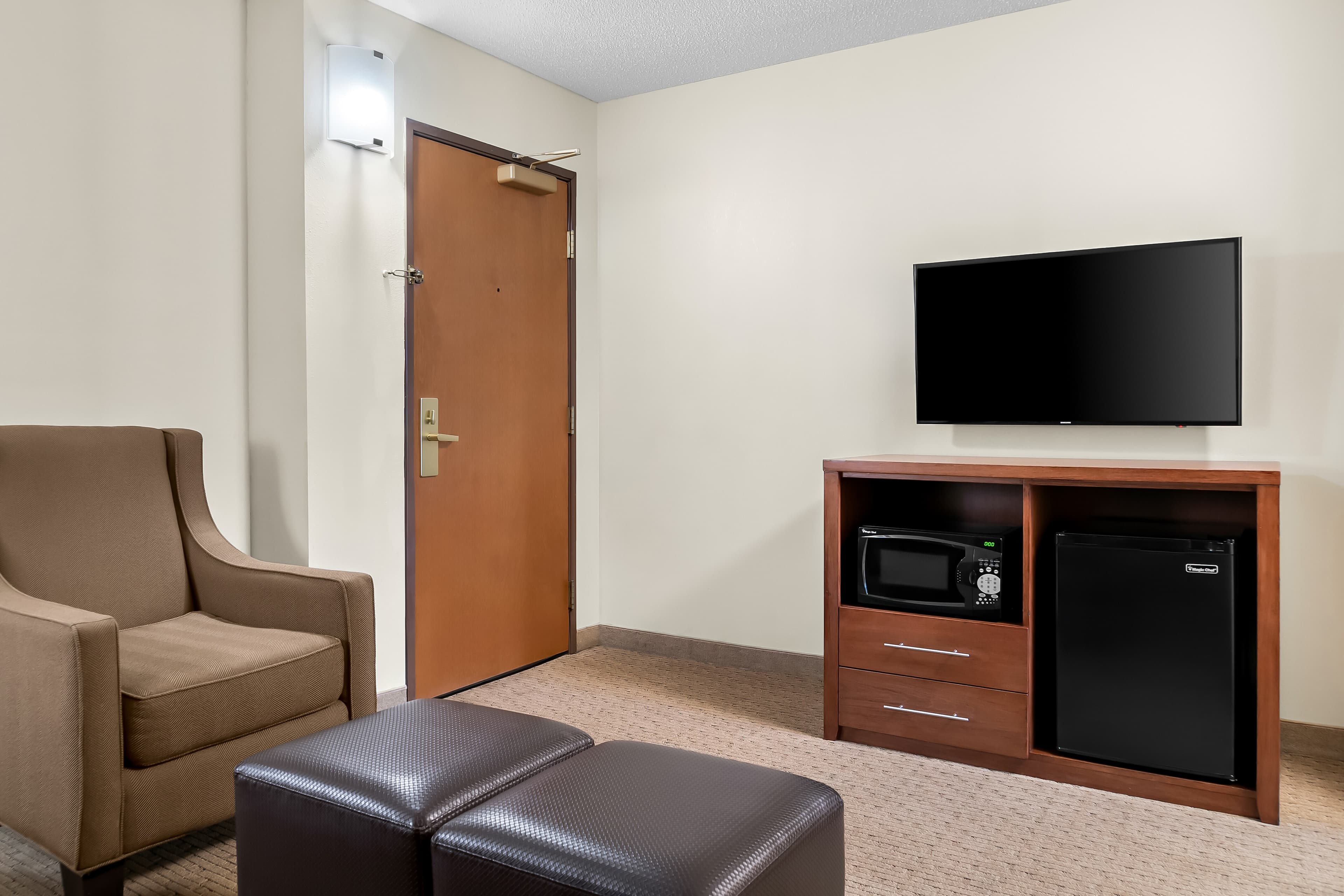Comfort Inn & Suites Taylor - Detroit — 8