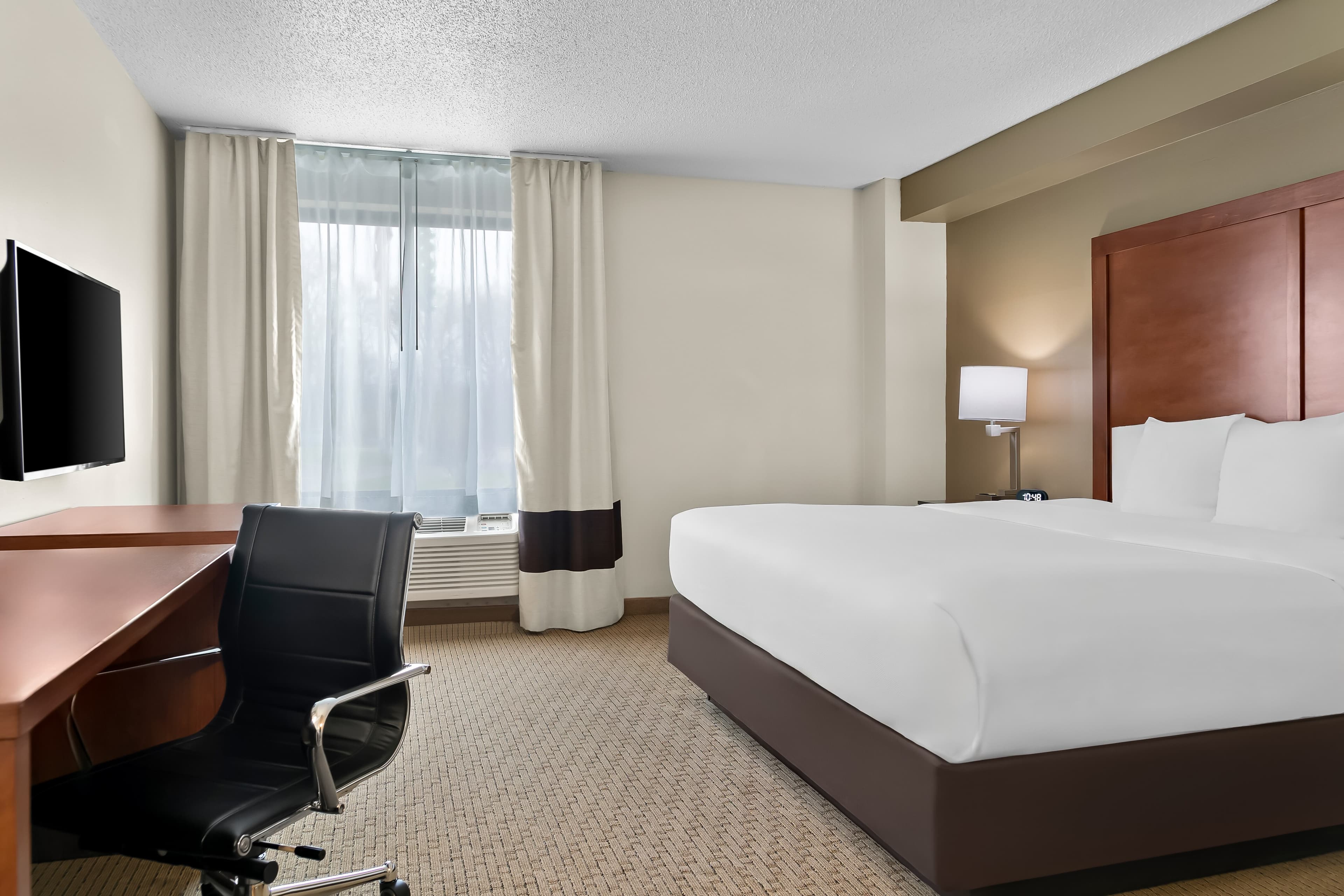 Comfort Inn & Suites Taylor - Detroit — 6