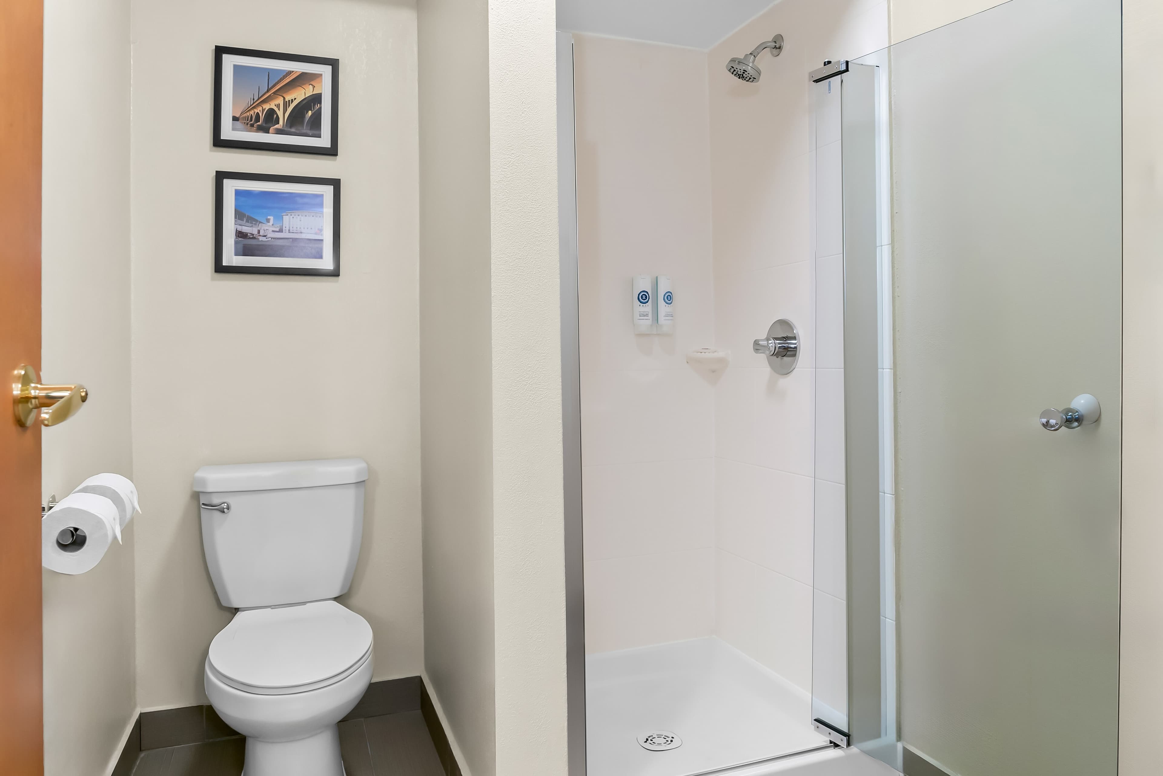 Comfort Inn & Suites Taylor - Detroit — 19