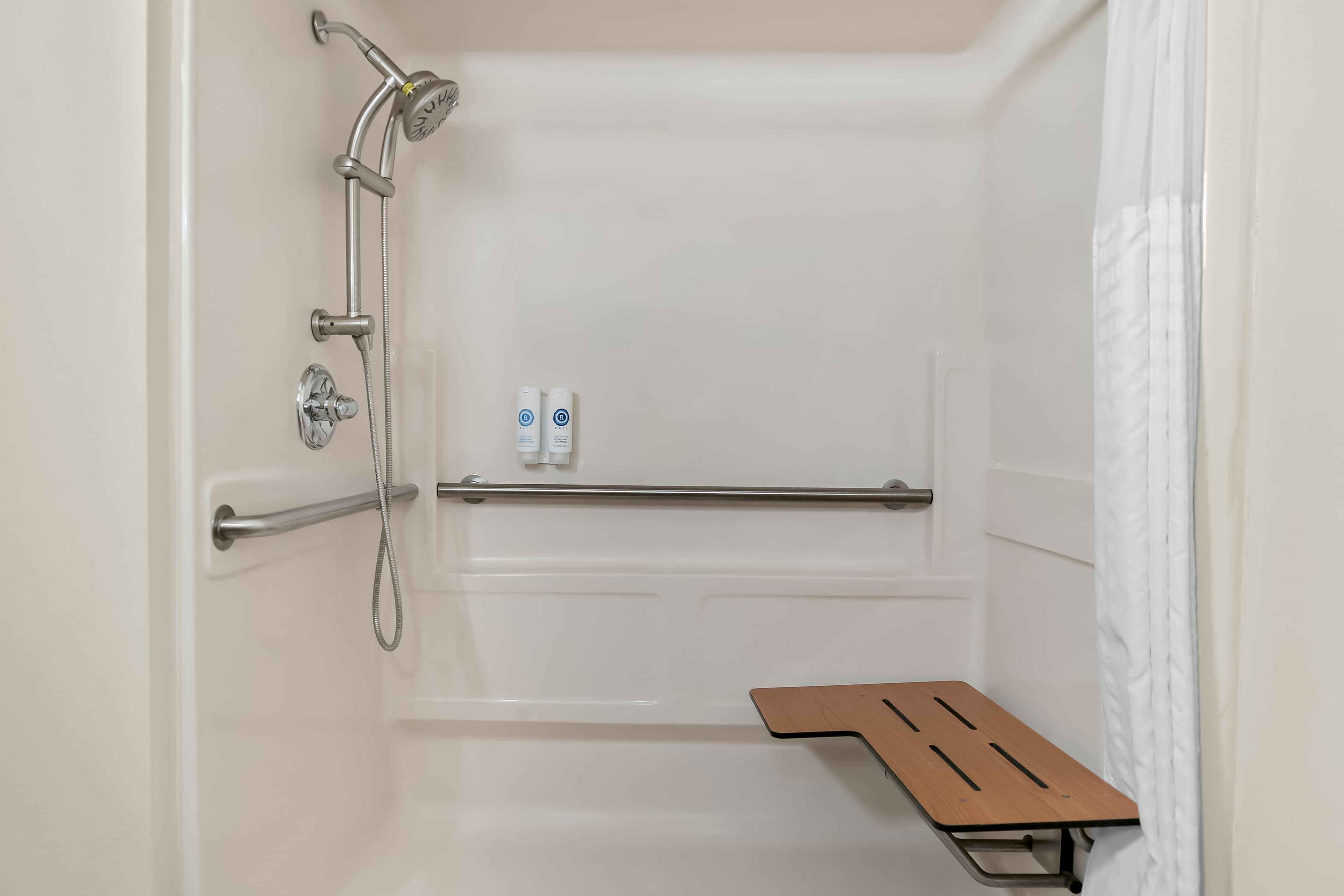 Comfort Inn & Suites Taylor - Detroit — 14