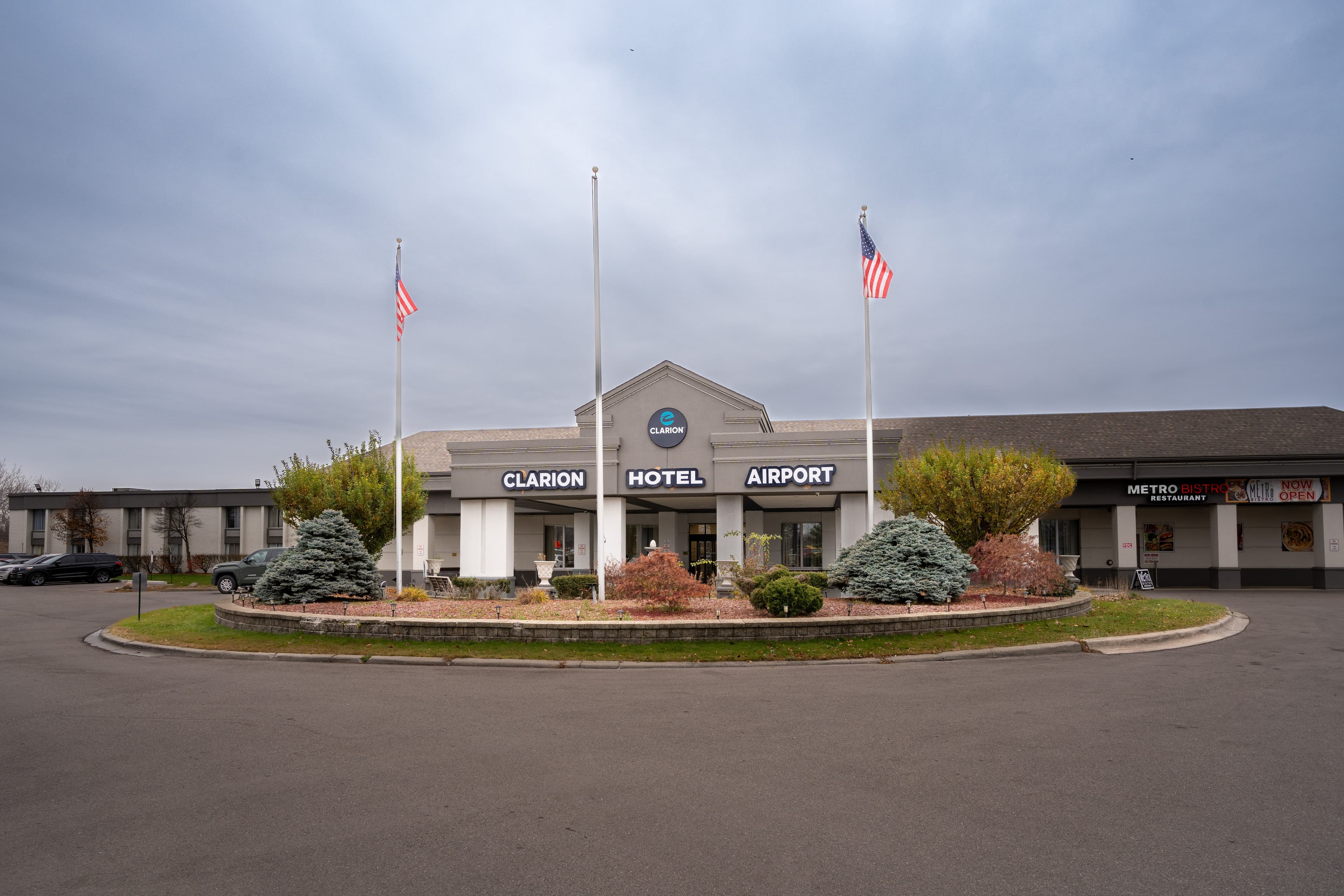 Clarion Hotel Detroit Metro Airport