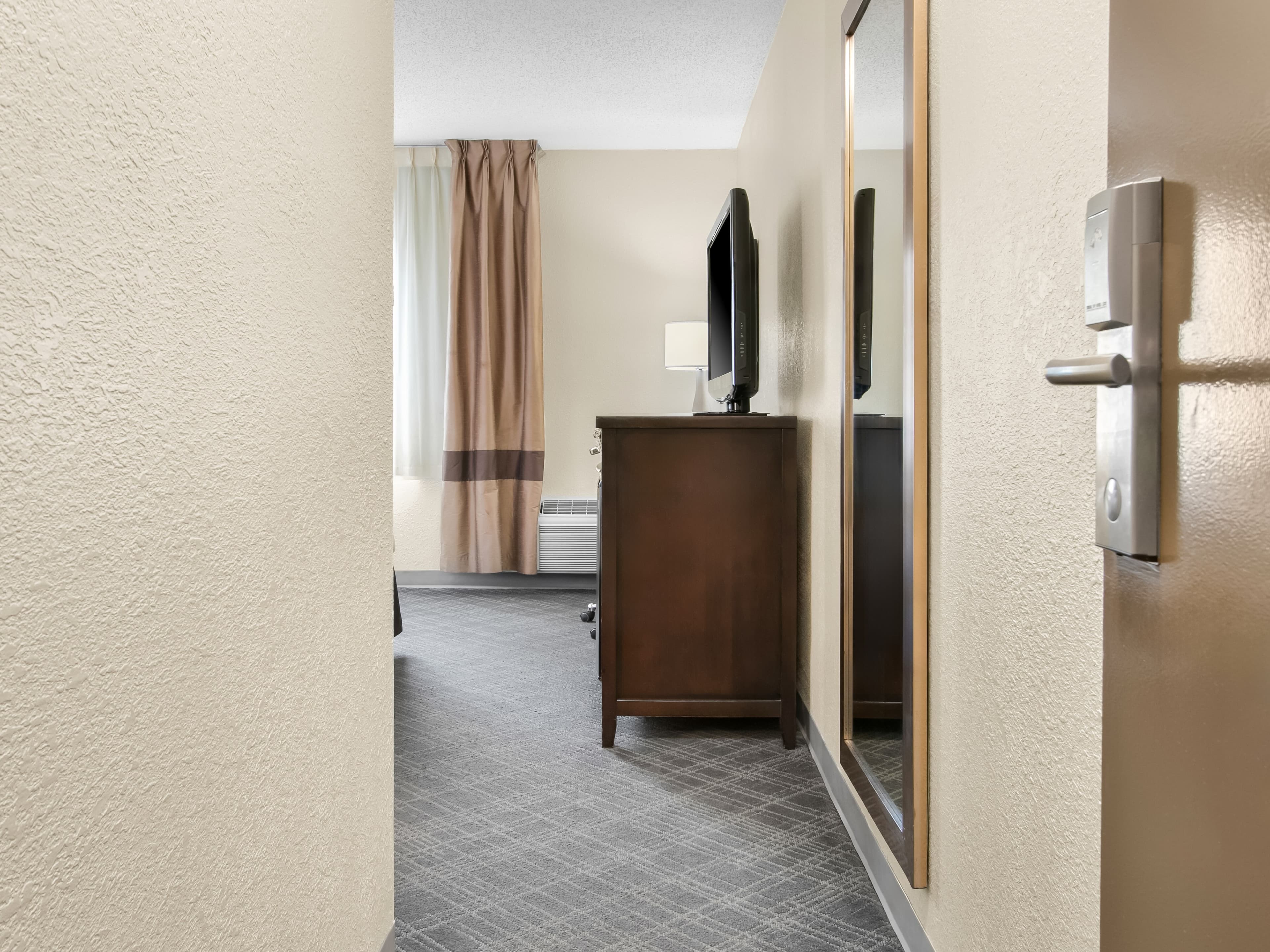 Comfort Inn Detroit Downtown — 12