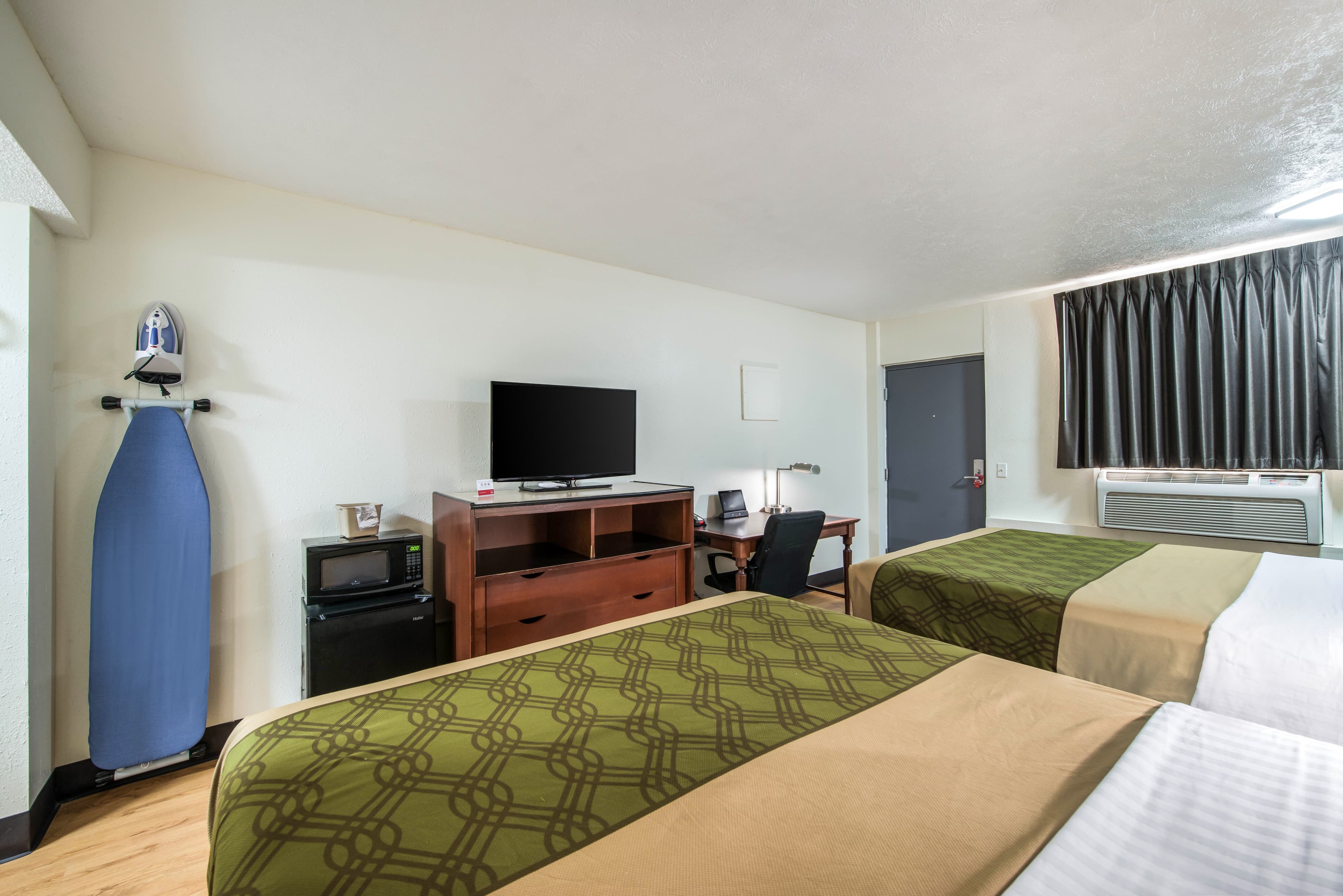 Rodeway Inn St. Joseph — 7