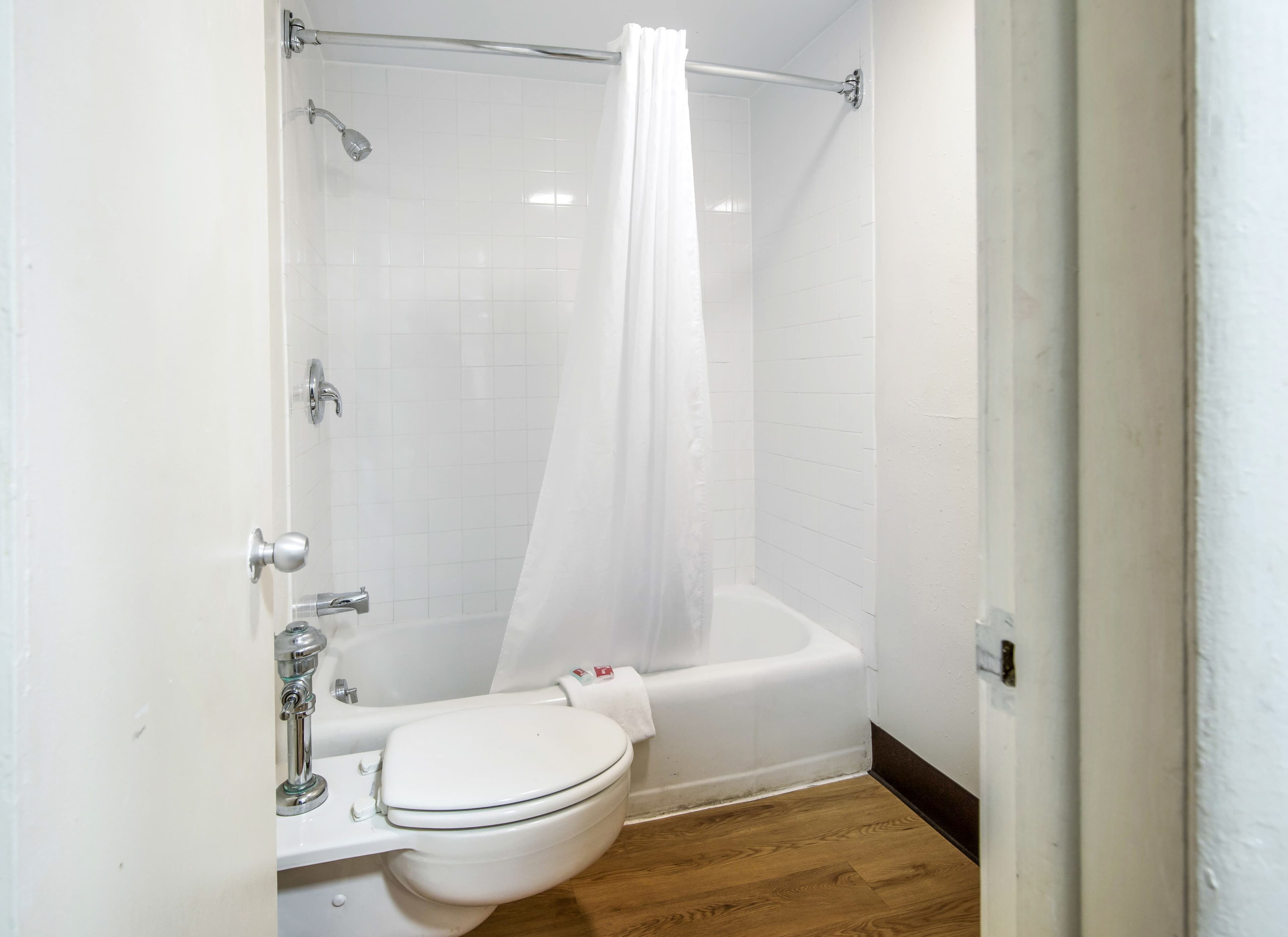 Rodeway Inn St. Joseph — 8
