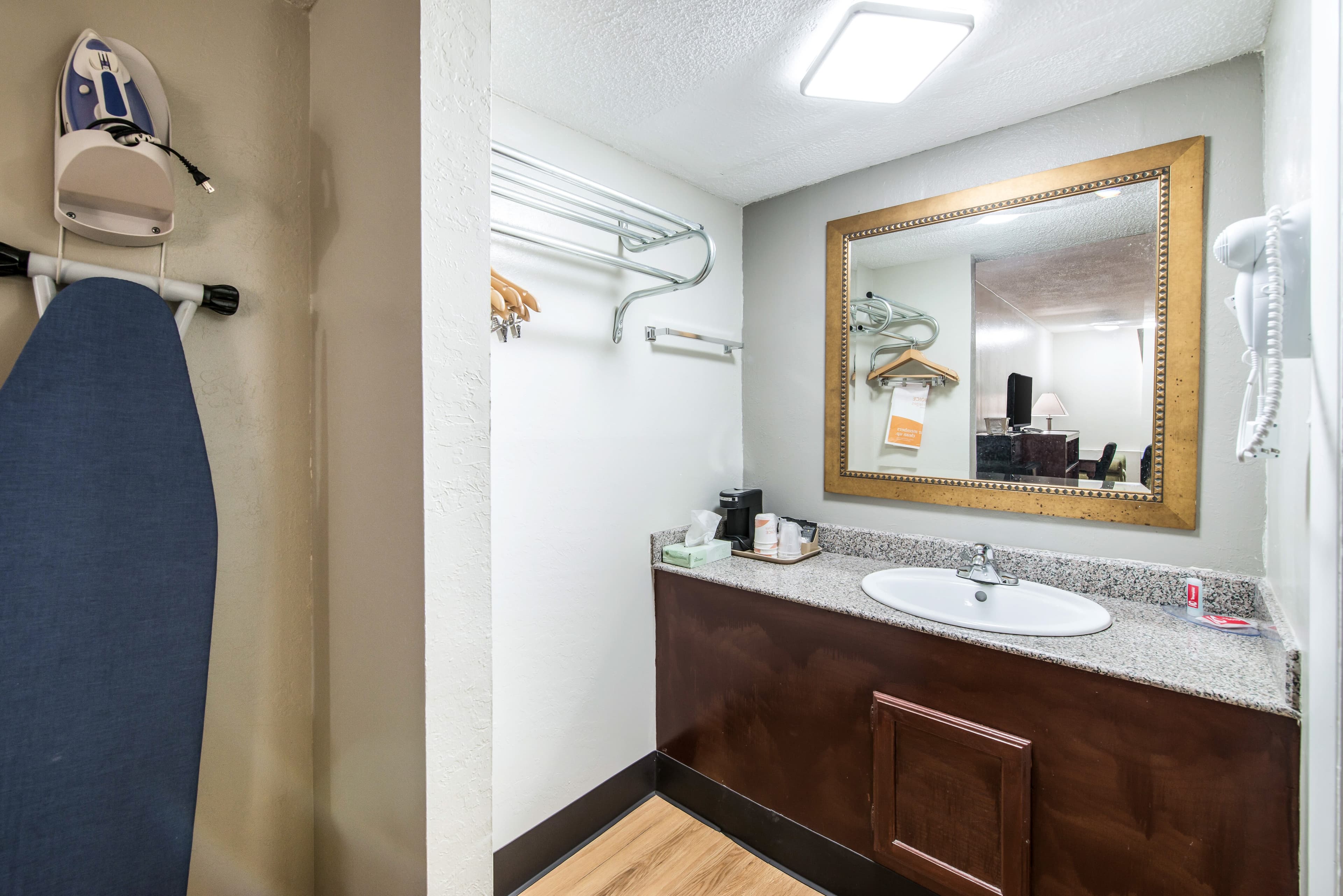 Rodeway Inn St. Joseph — 11