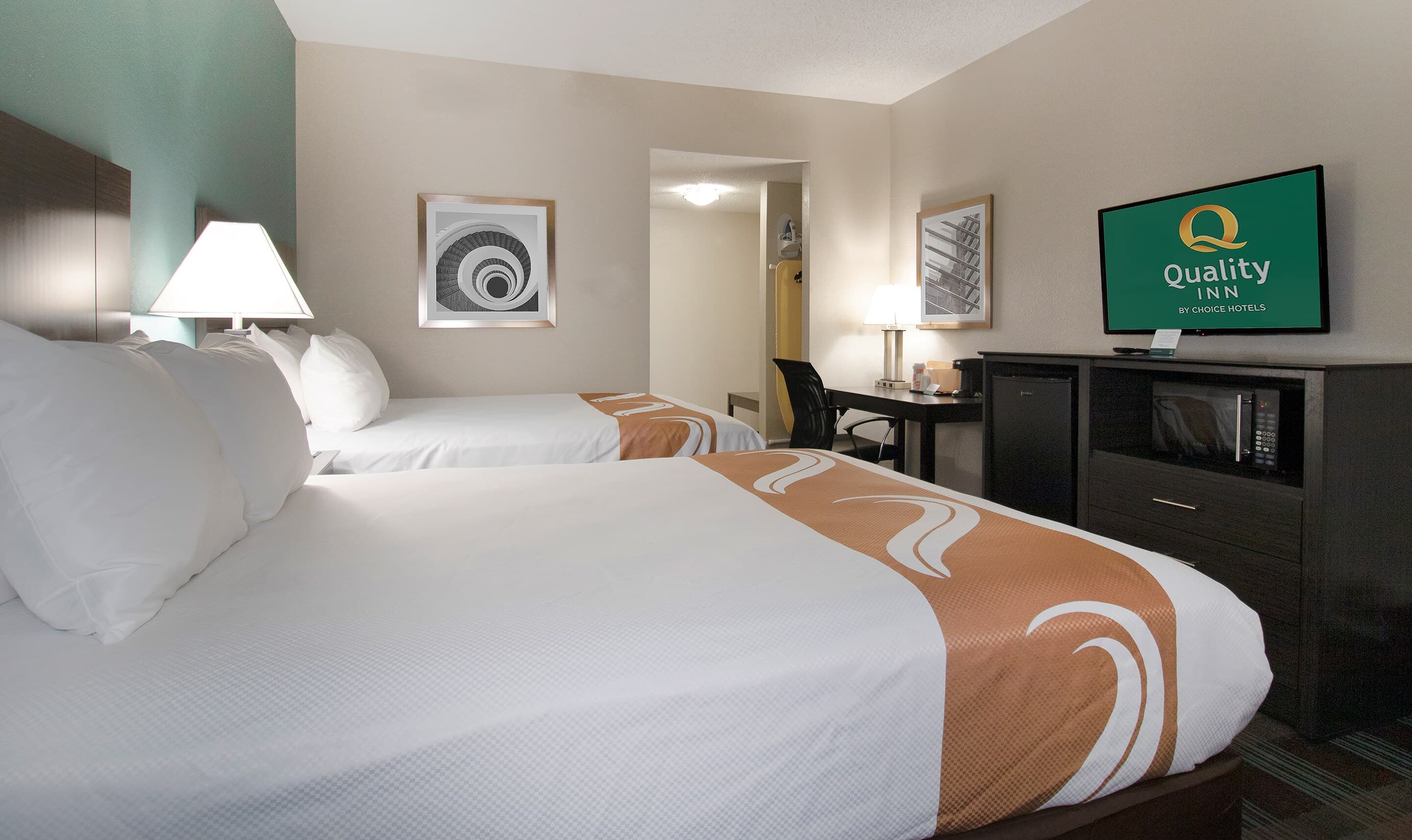 Quality Inn Roseville-Detroit North - Image 5