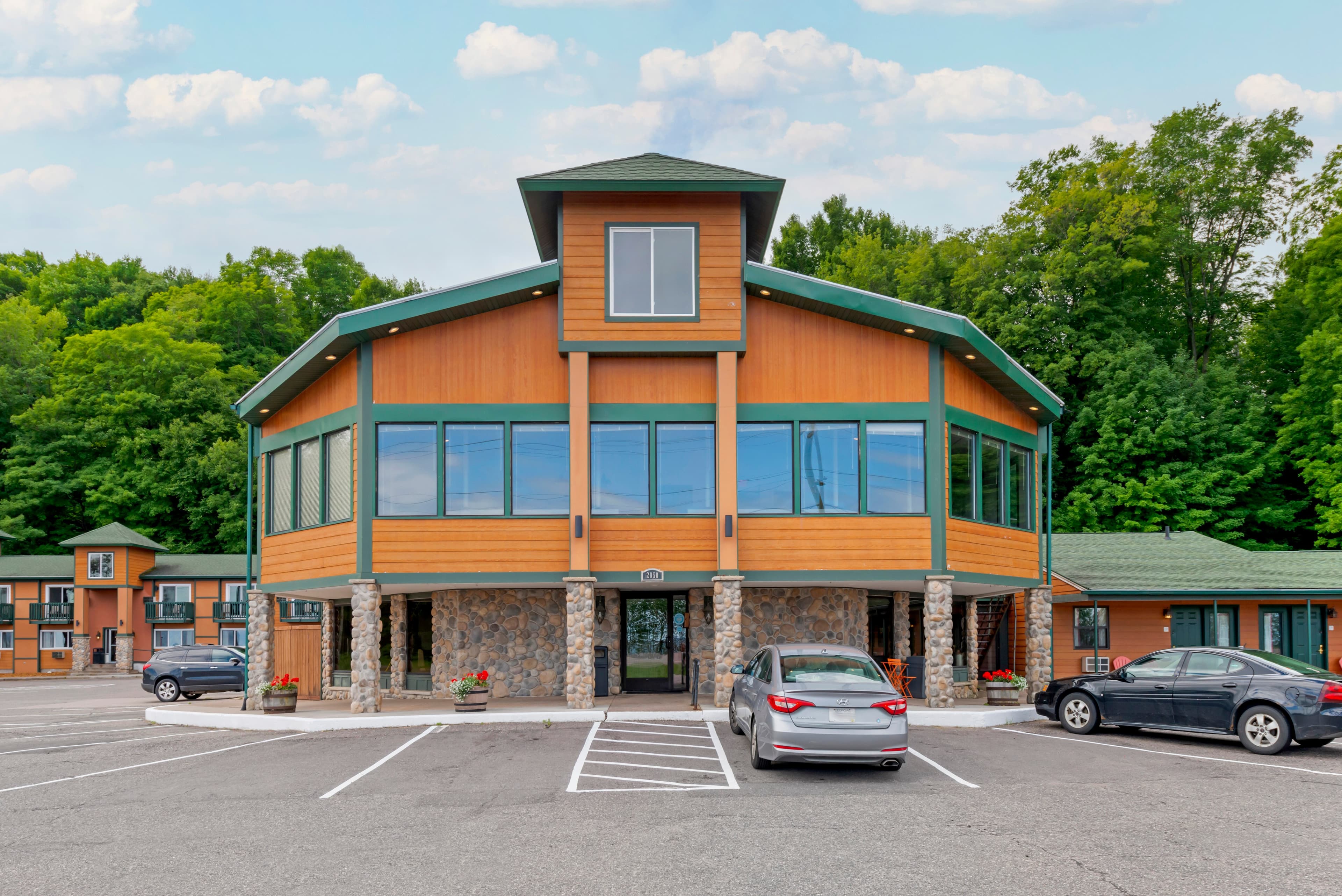 Econo Lodge Lakeview - Image 1