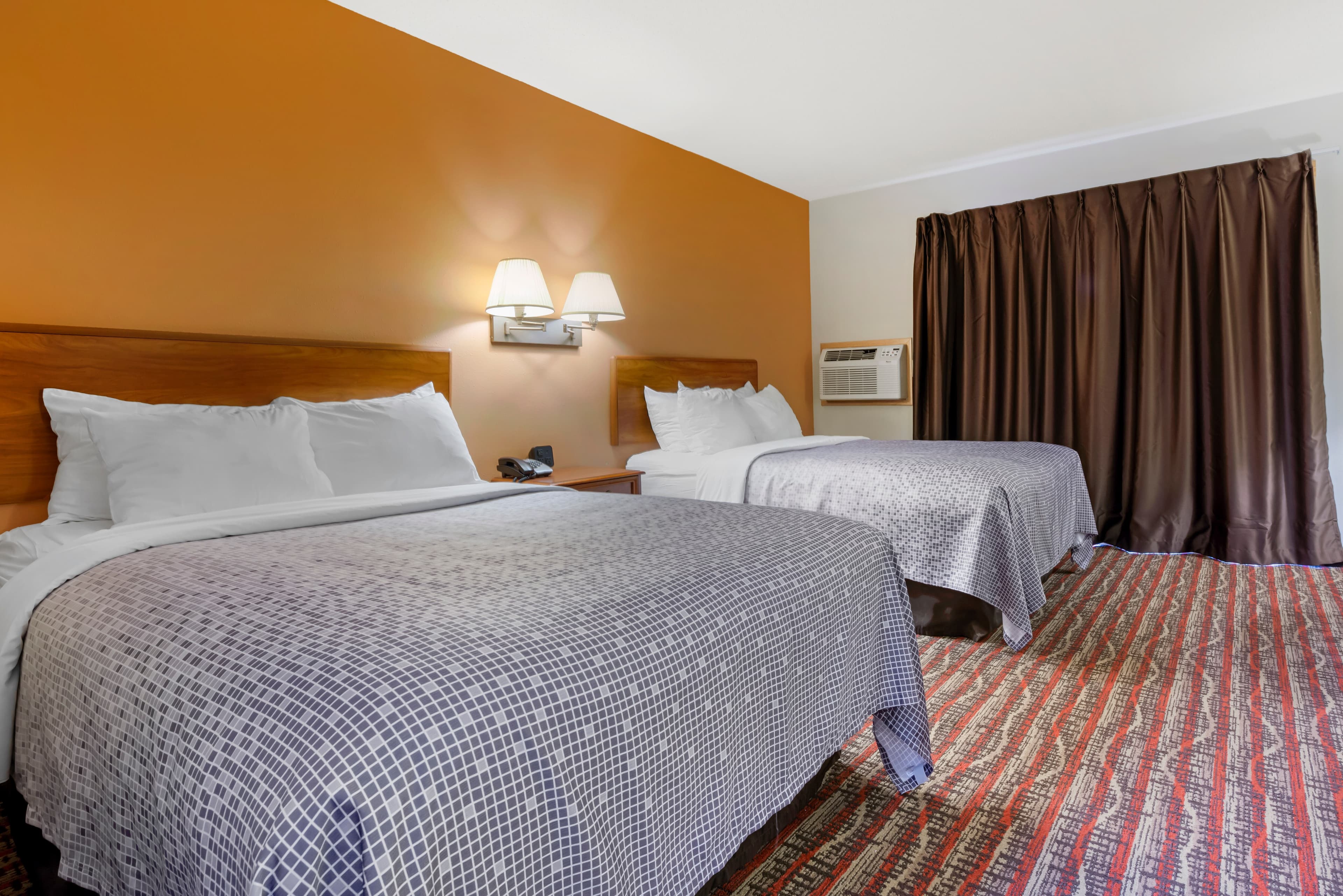 Econo Lodge Lakeview — 27