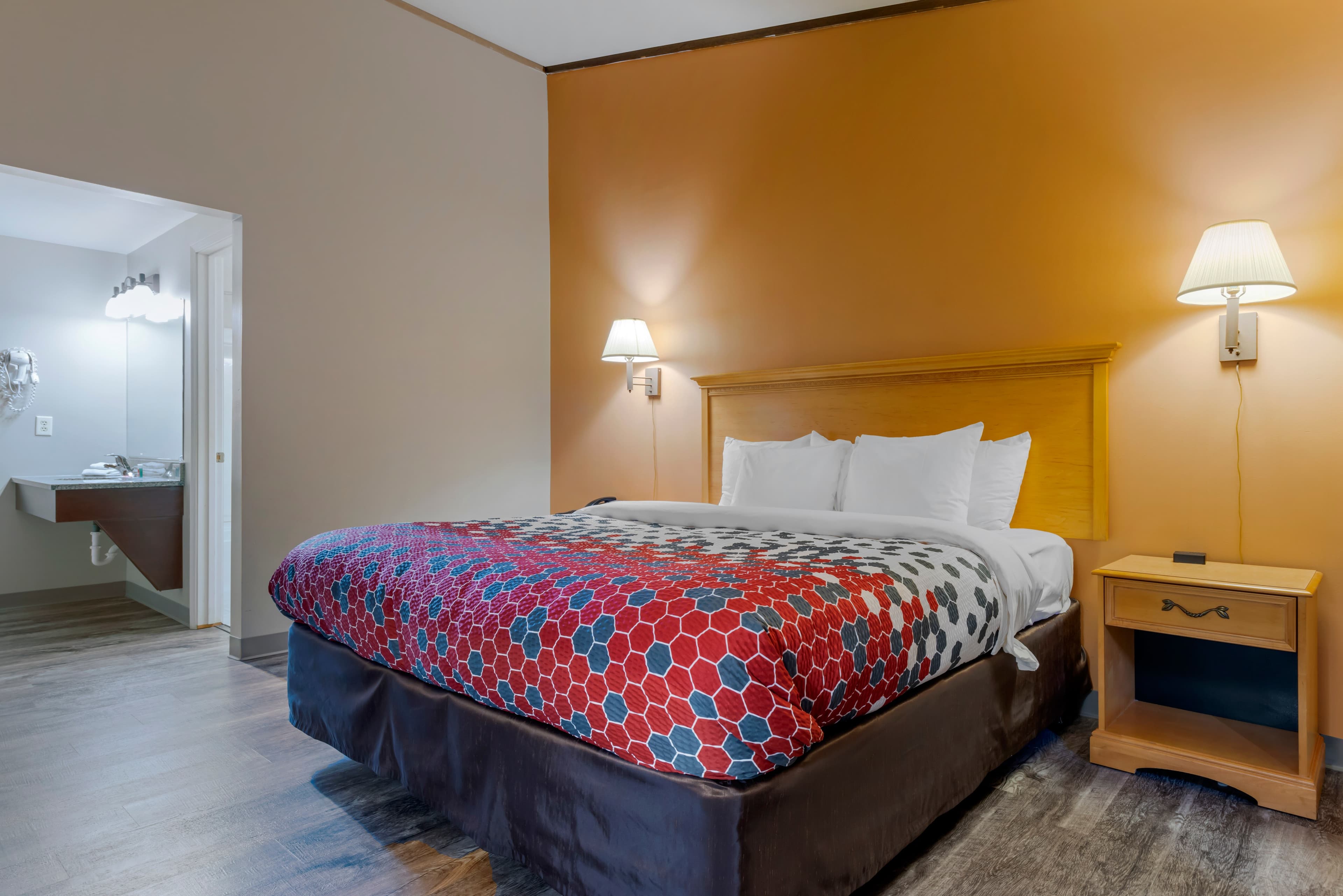 Econo Lodge Lakeview — 40