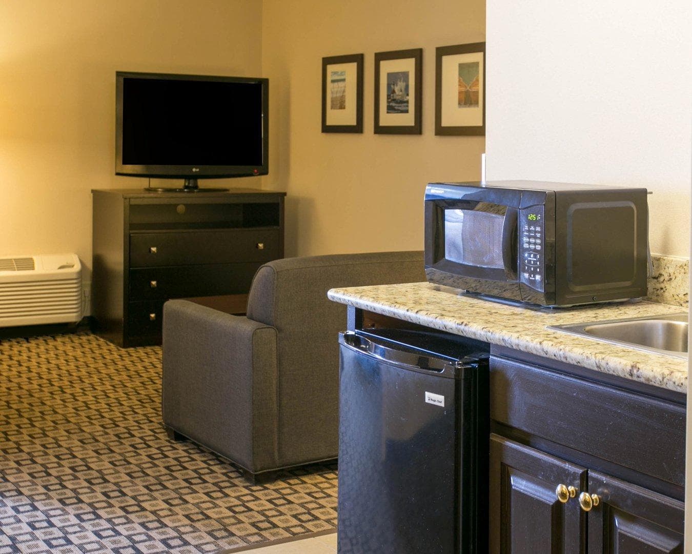 Comfort Suites Benton Harbor - St. Joseph — 19