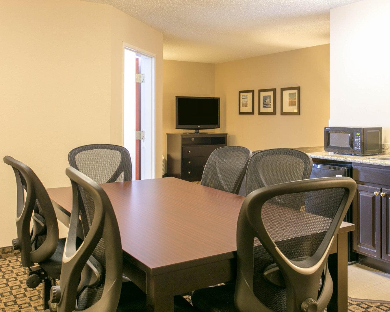 Comfort Suites Benton Harbor - St. Joseph — 20