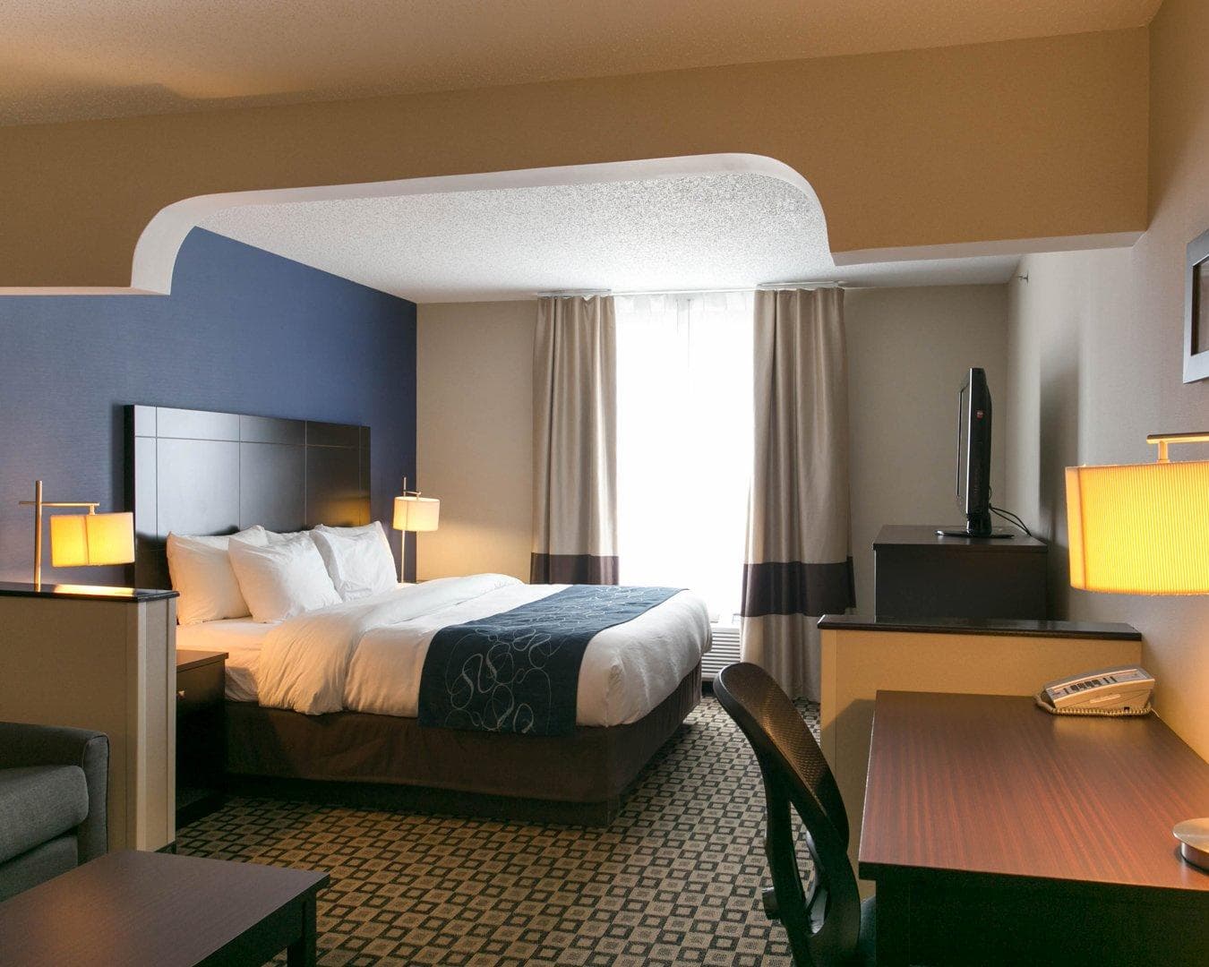 Comfort Suites Benton Harbor - St. Joseph - Image 2