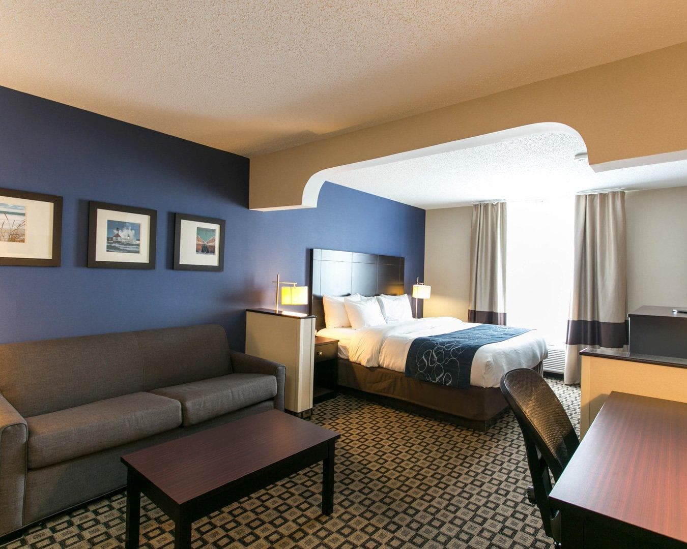 Comfort Suites Benton Harbor - St. Joseph - Image 3