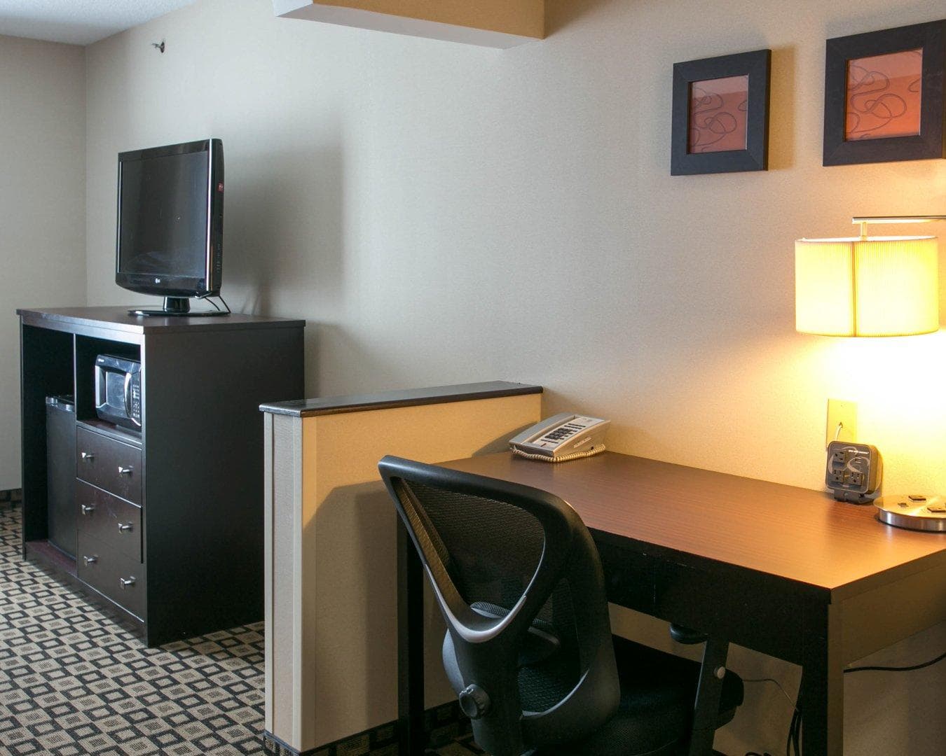 Comfort Suites Benton Harbor - St. Joseph - Image 4