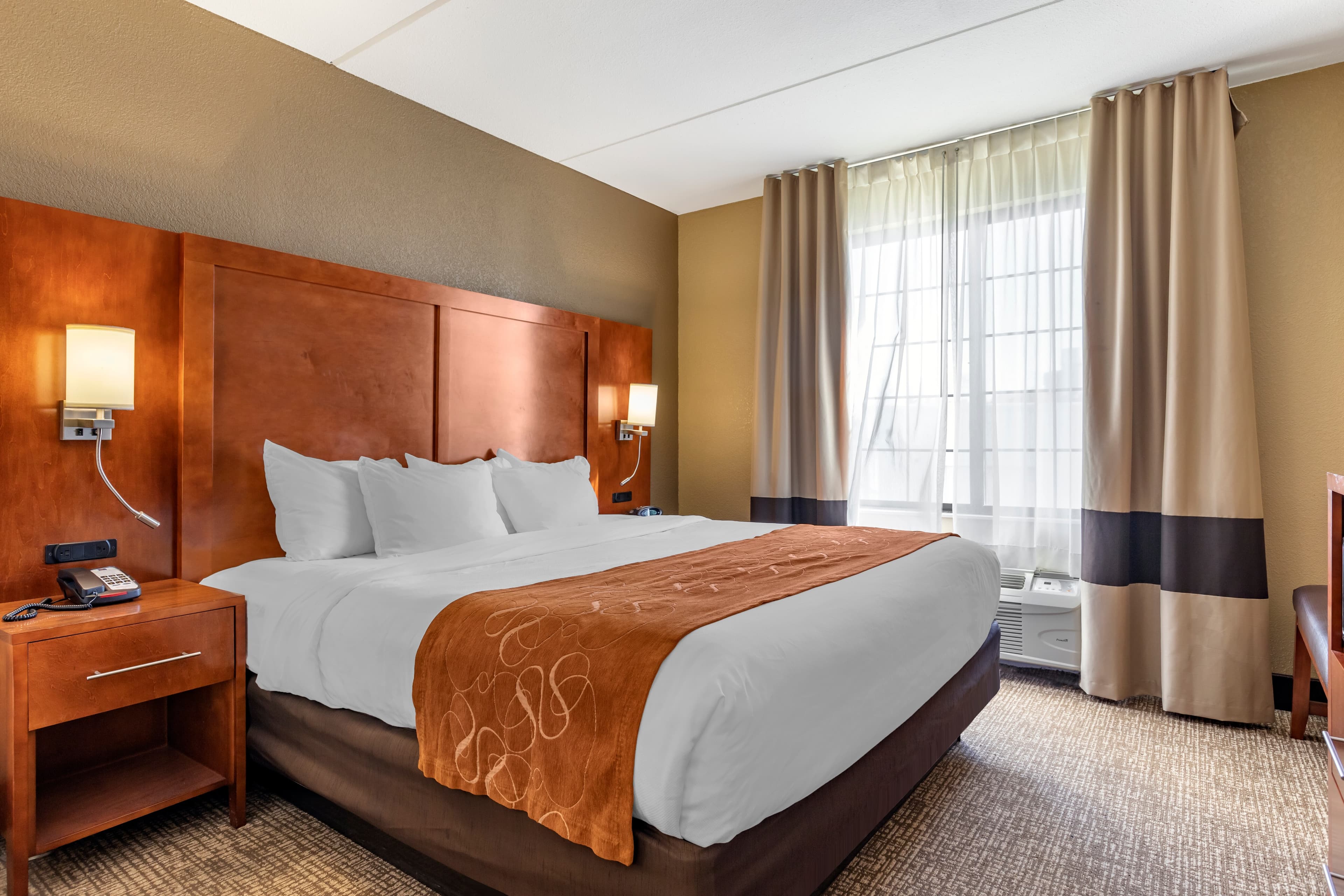 Comfort Suites Grand Rapids South - Image 1