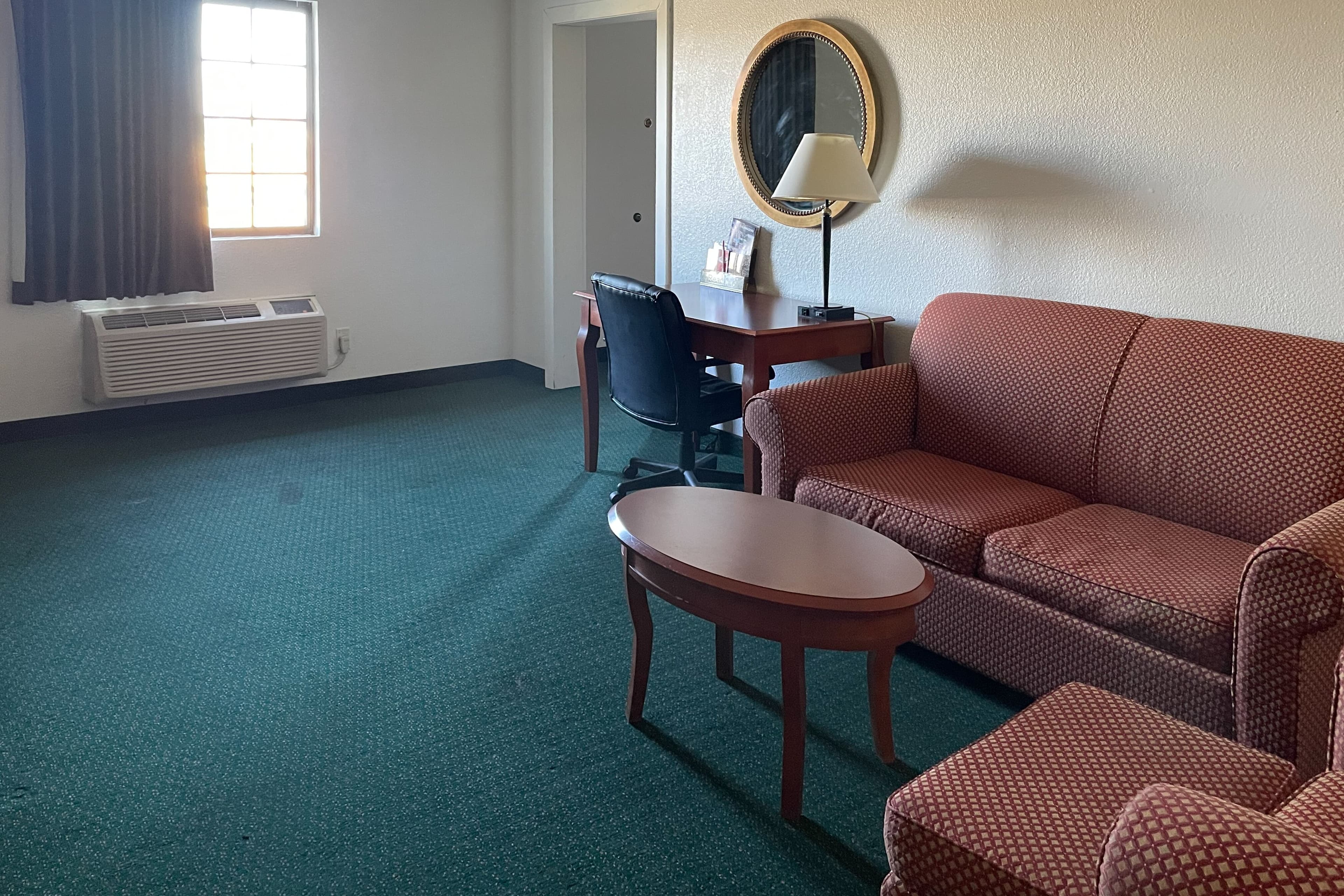 Econo Lodge Kalamazoo near Wings Stadium — 8