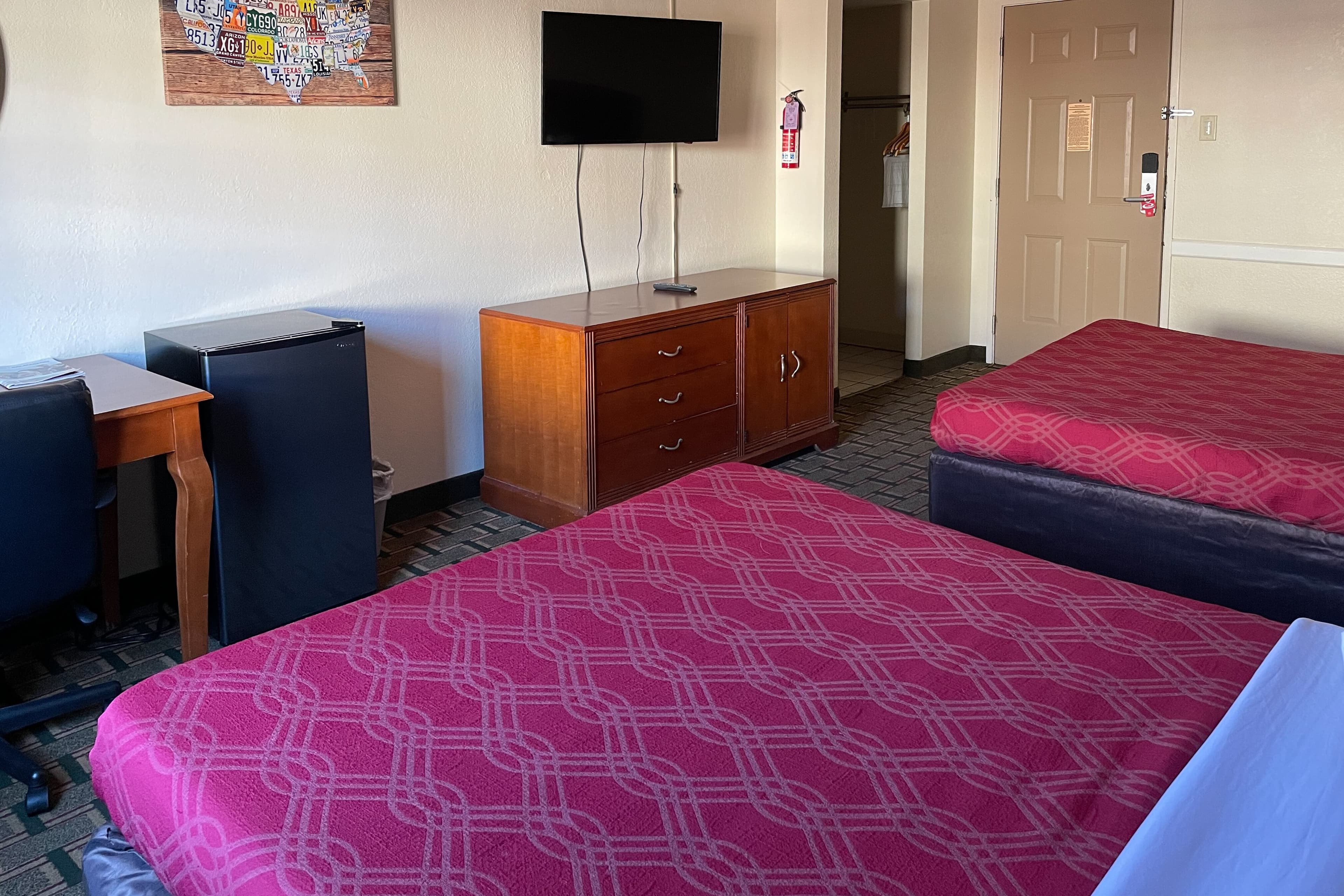 Econo Lodge Kalamazoo near Wings Stadium — 19