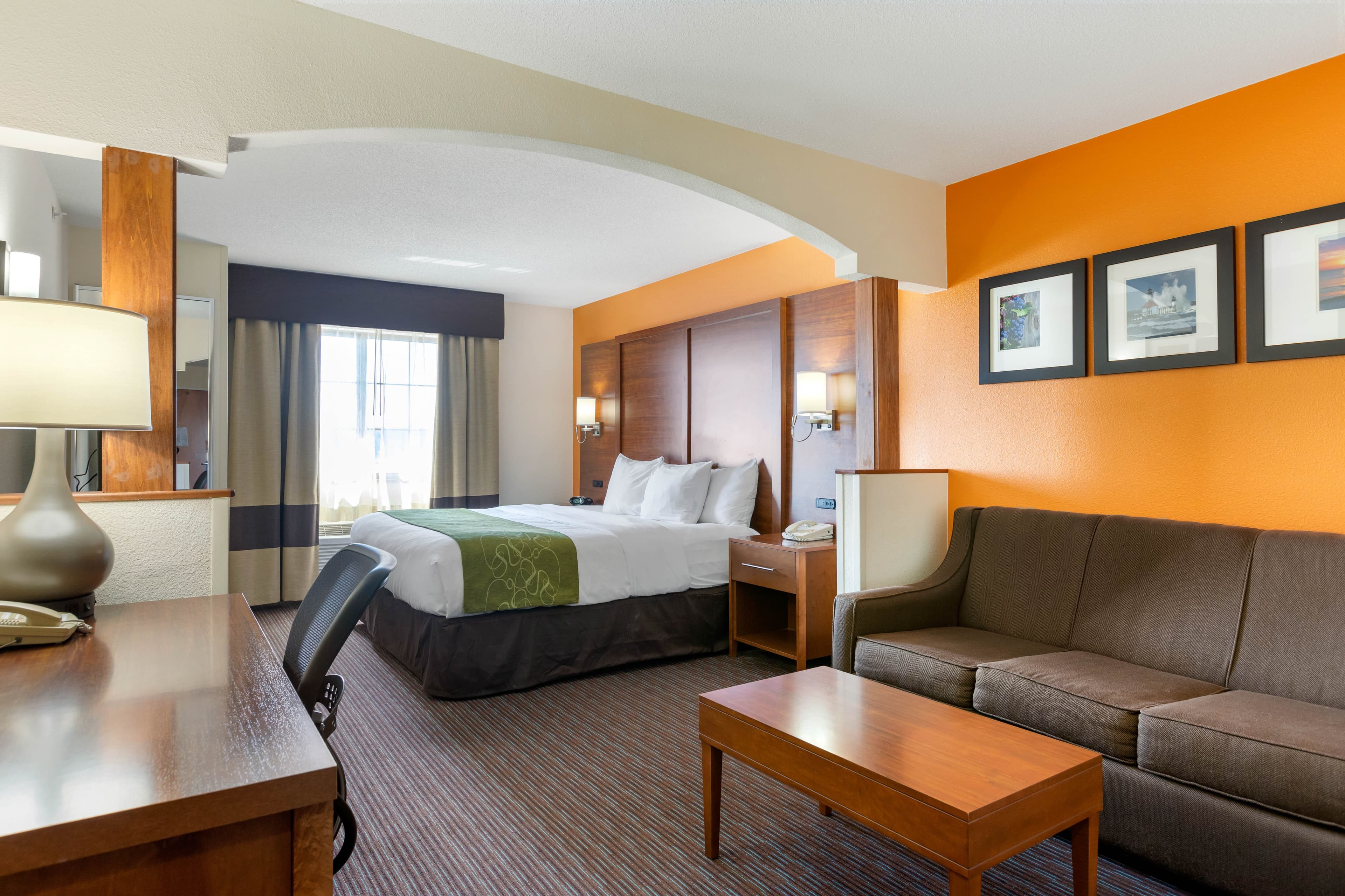 Comfort Suites Stevensville - St. Joseph - Image 2