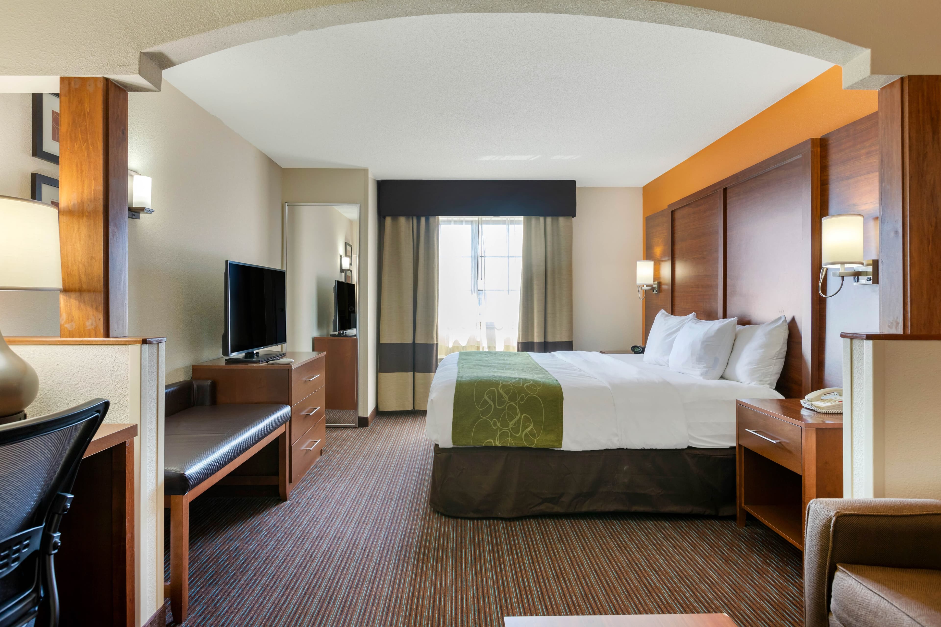 Comfort Suites Stevensville - St. Joseph - Image 3