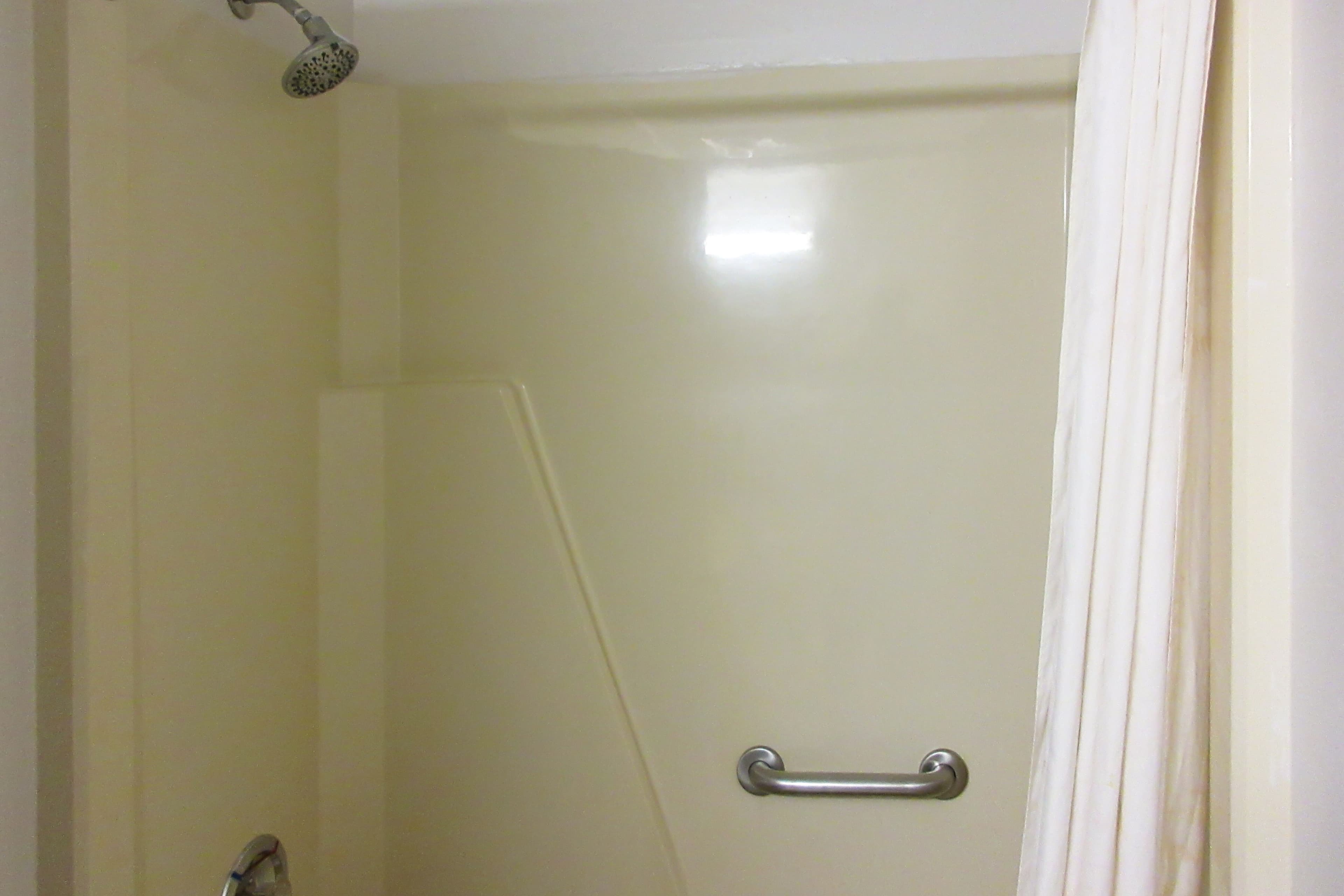 Econo Lodge Inn & Suites Escanaba North — 16