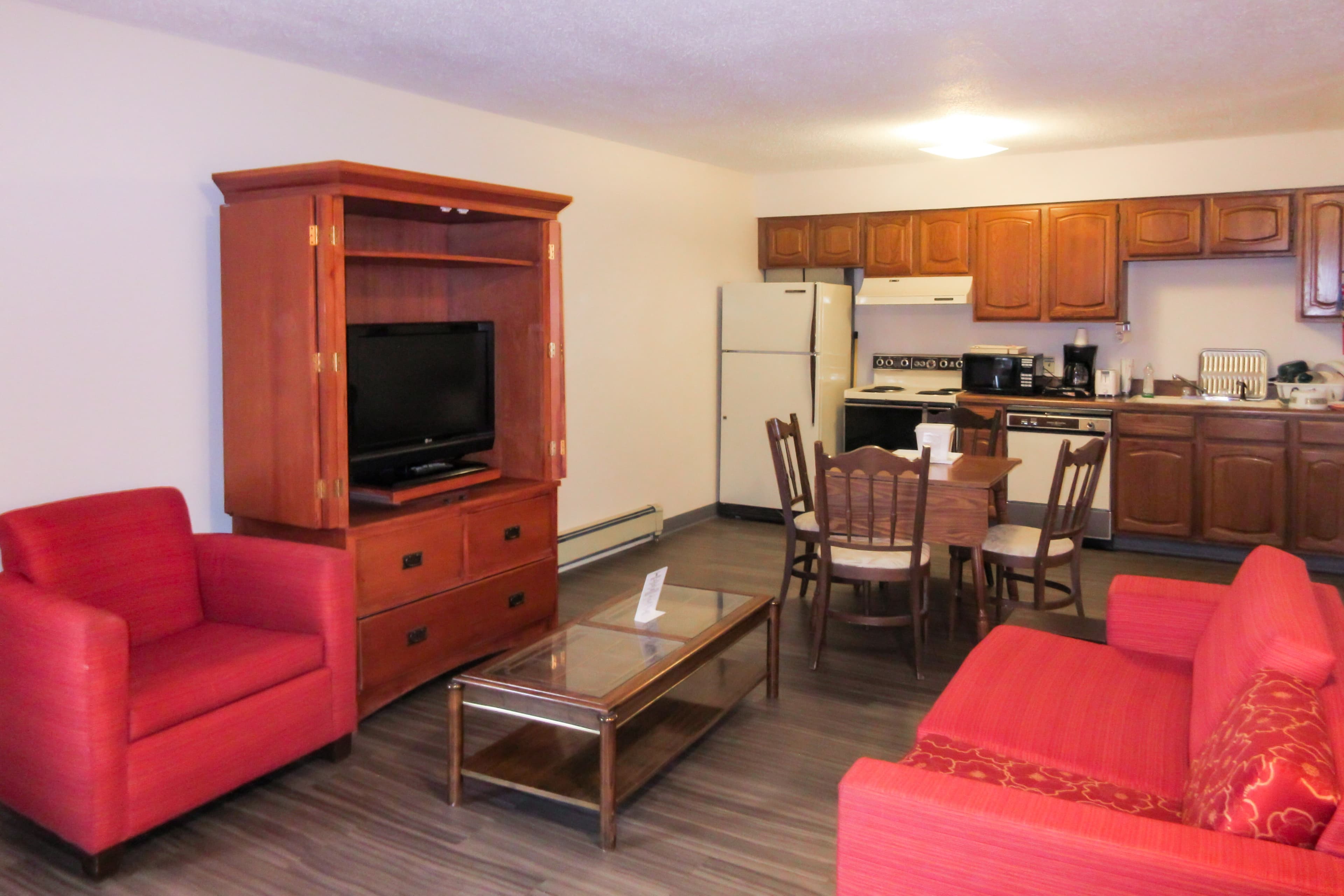 Econo Lodge Inn & Suites Escanaba North — 33