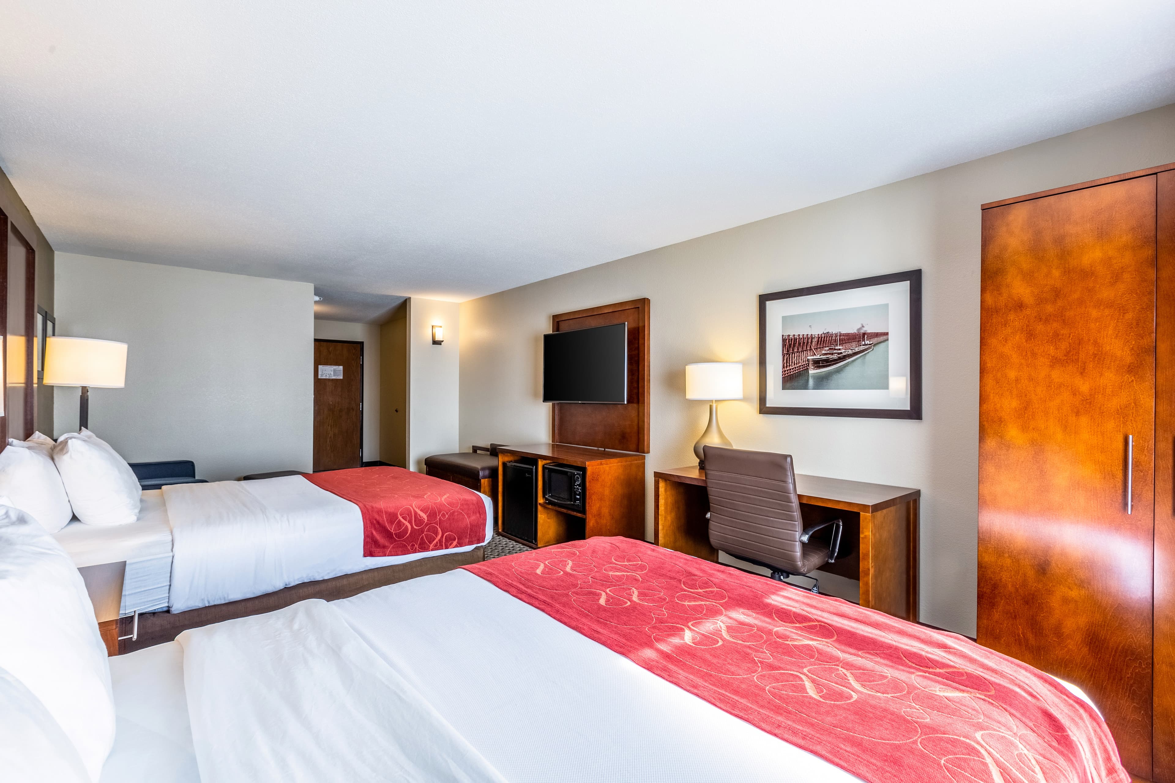 Comfort Suites Escanaba West — 8