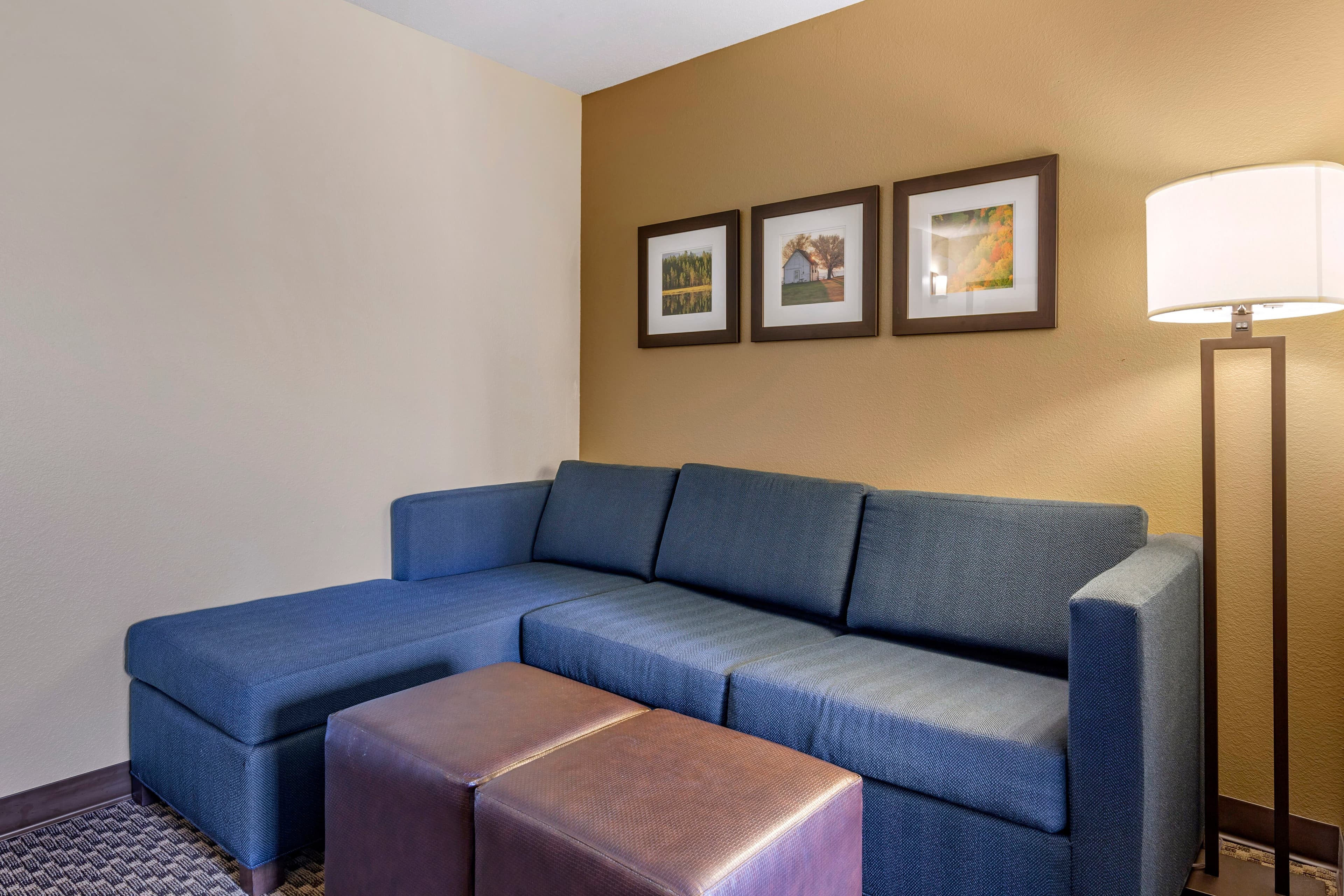 Comfort Suites Escanaba West - Image 4