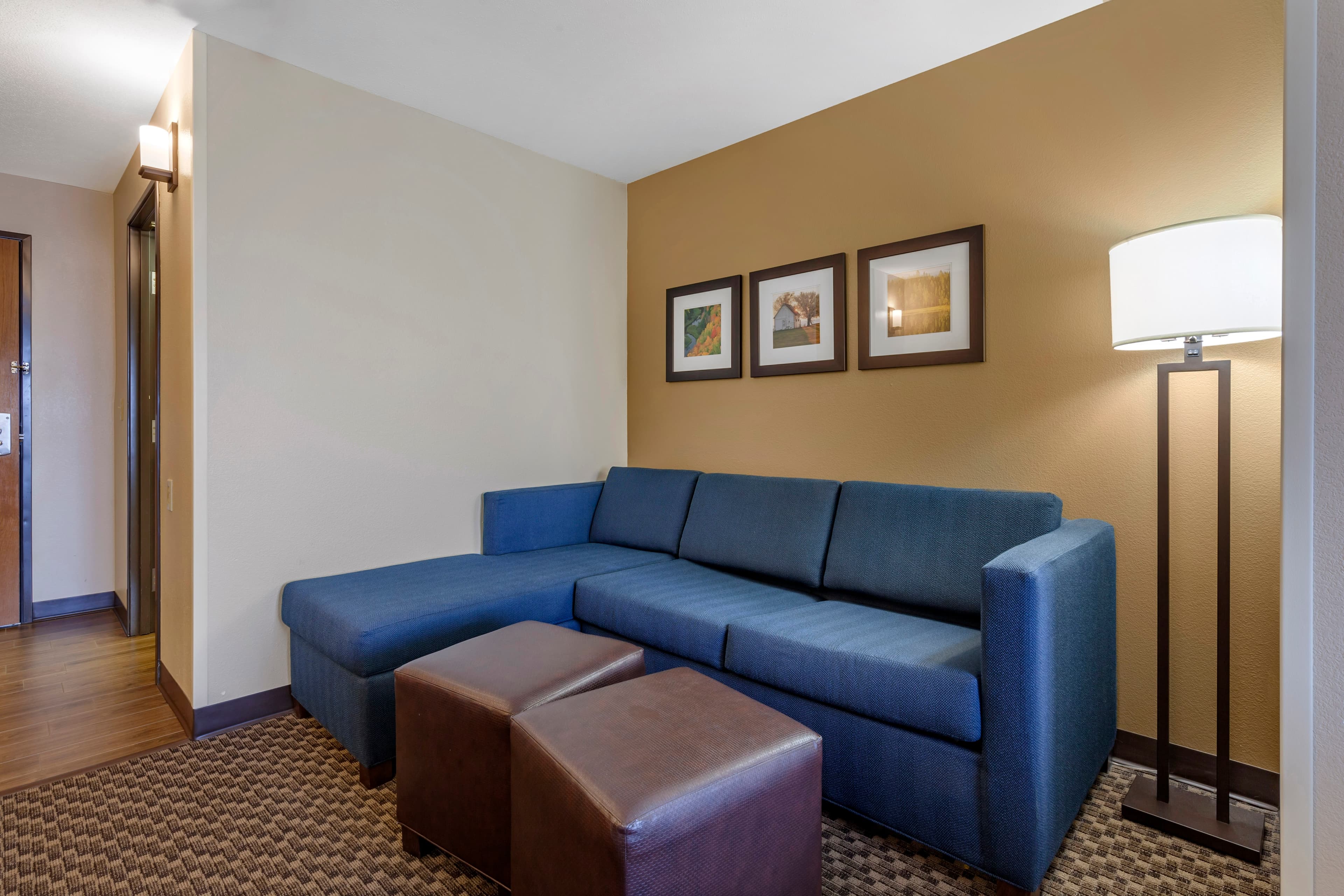 Comfort Suites Escanaba West — 16