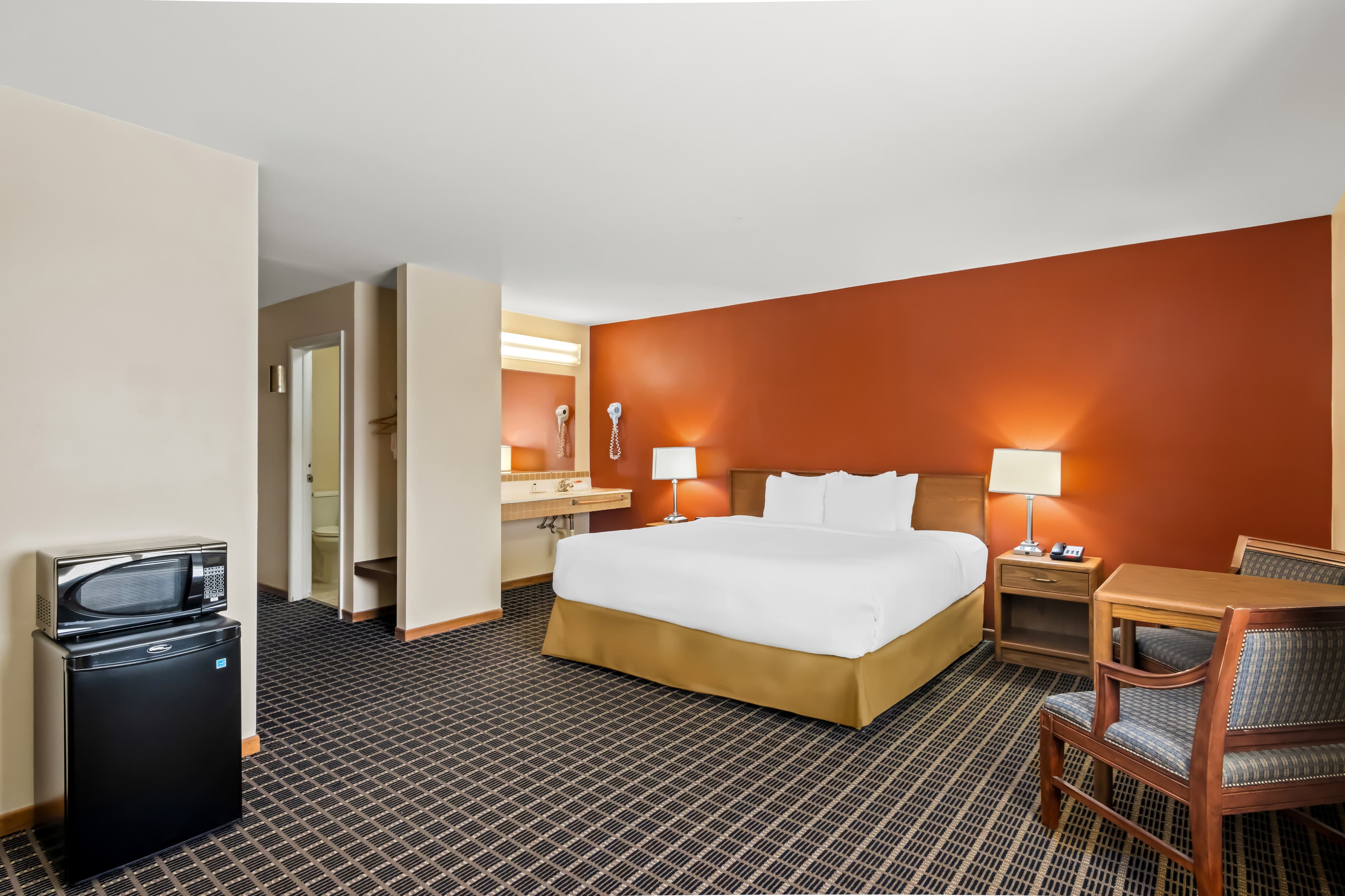 Econo Lodge Manistee — 7