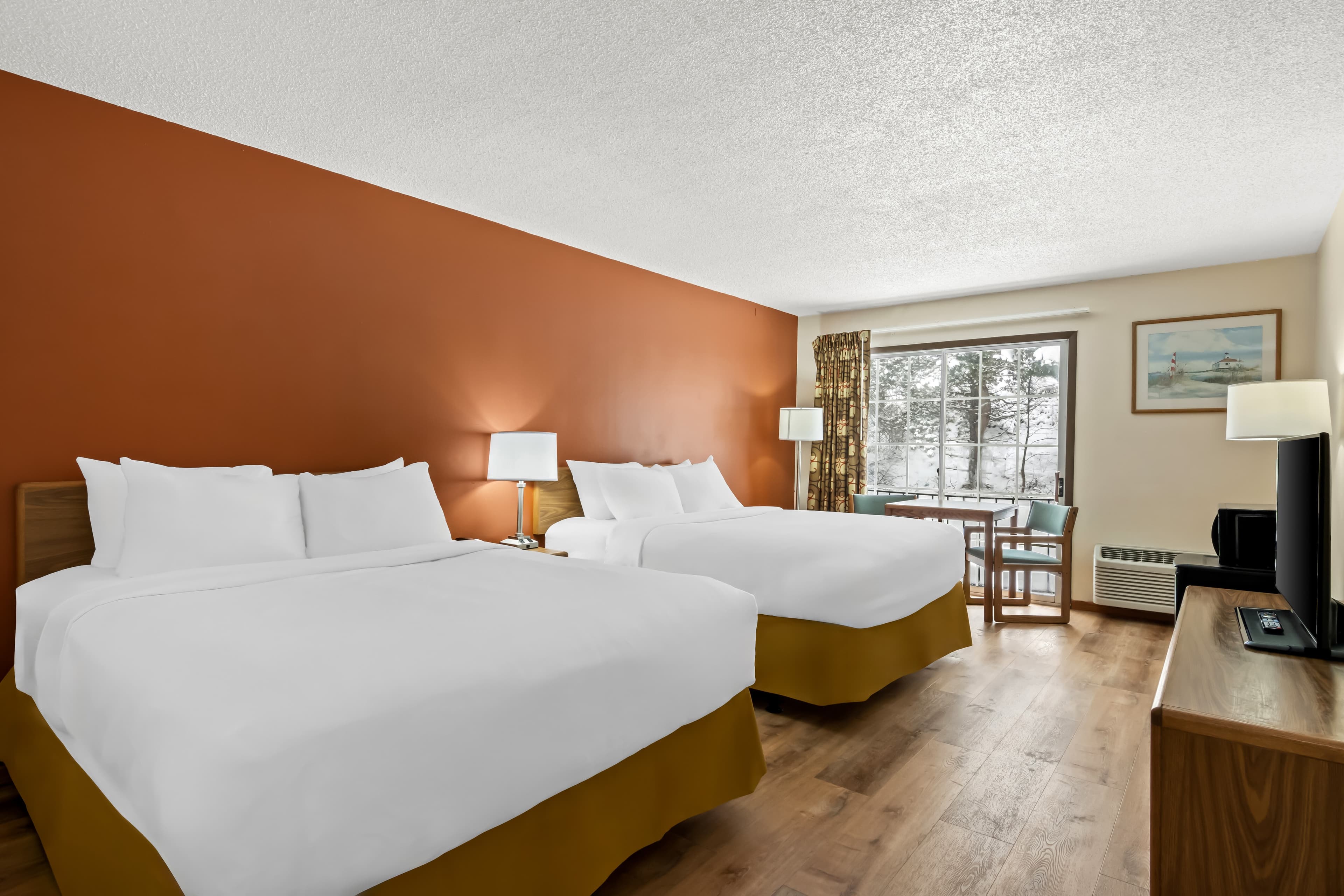 Econo Lodge Manistee — 14