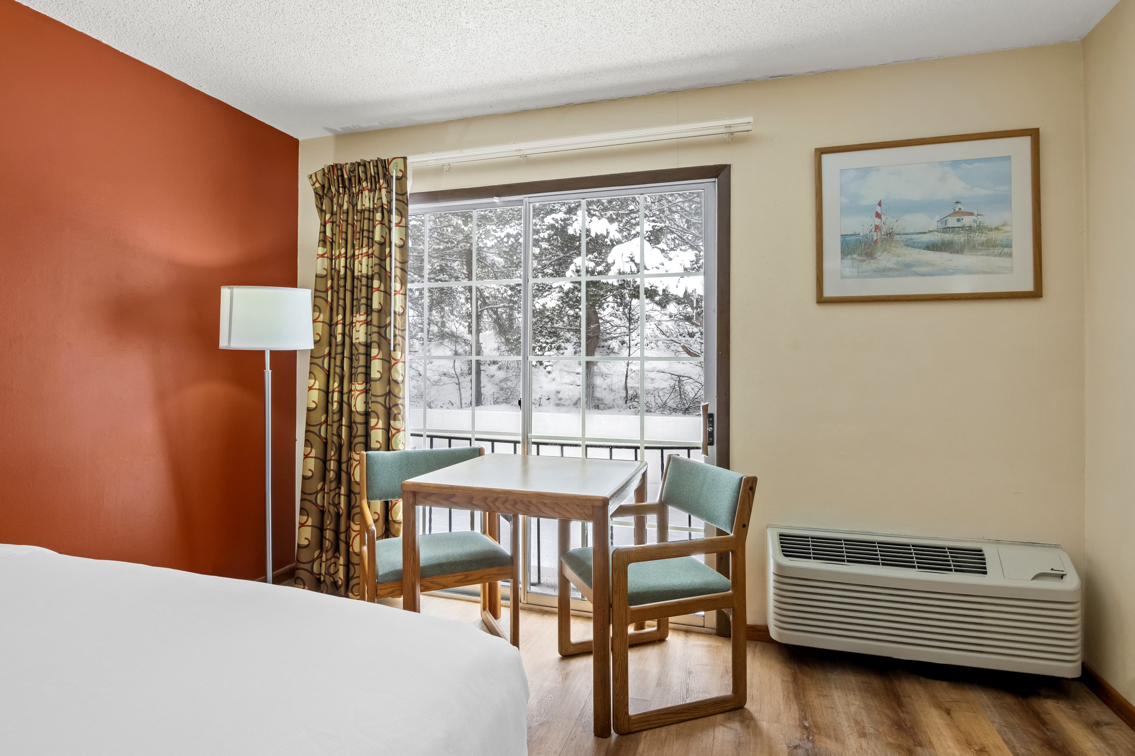 Econo Lodge Manistee — 15