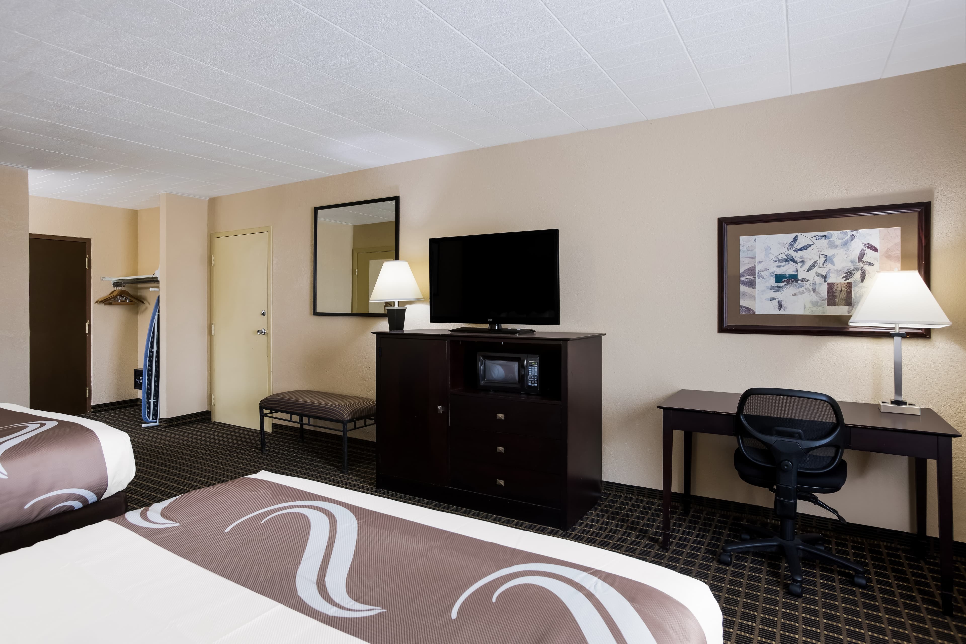 Quality Inn & Suites Big Rapids near University - Image 4
