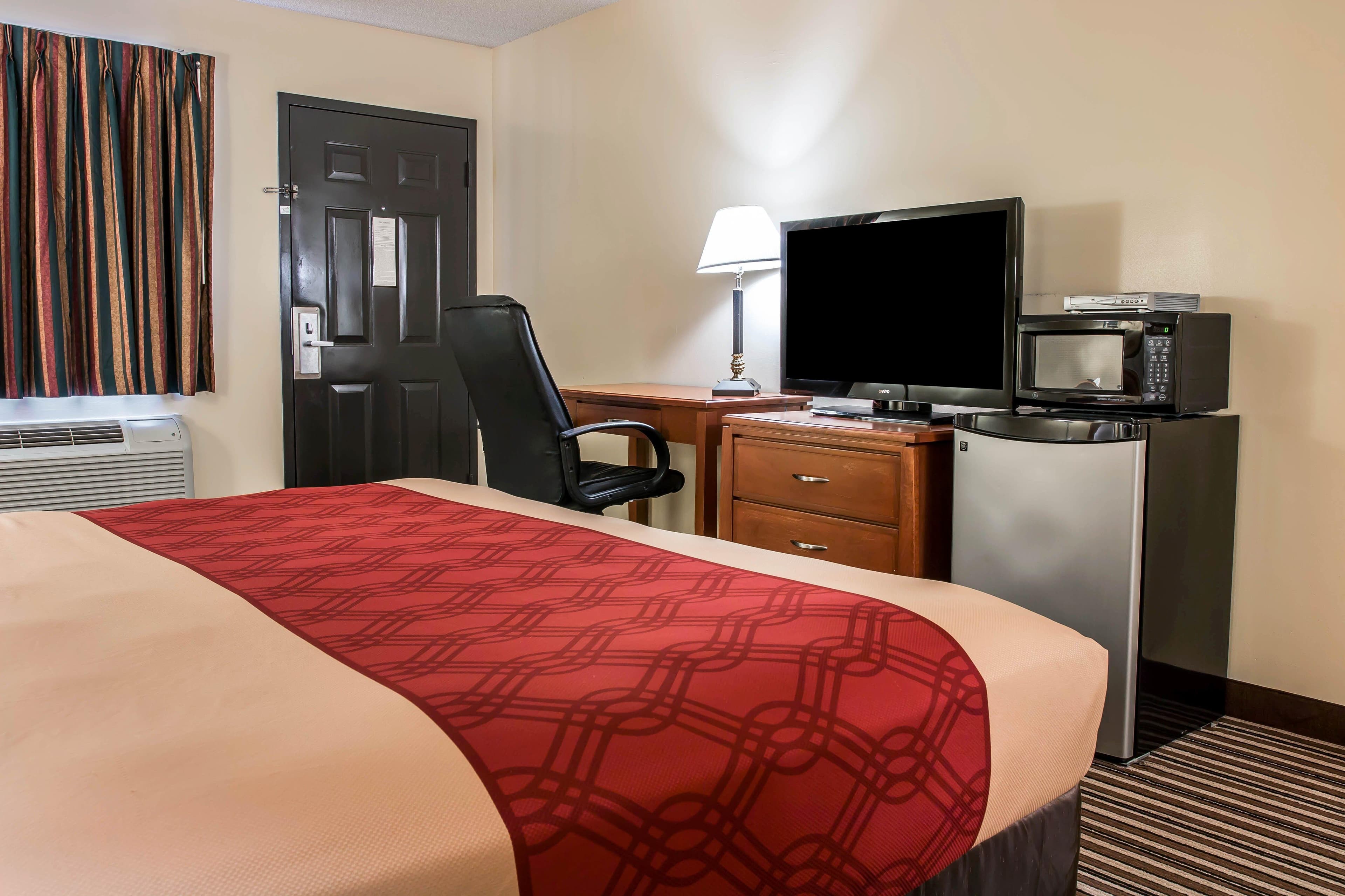 Econo Lodge Paw Paw - Image 5