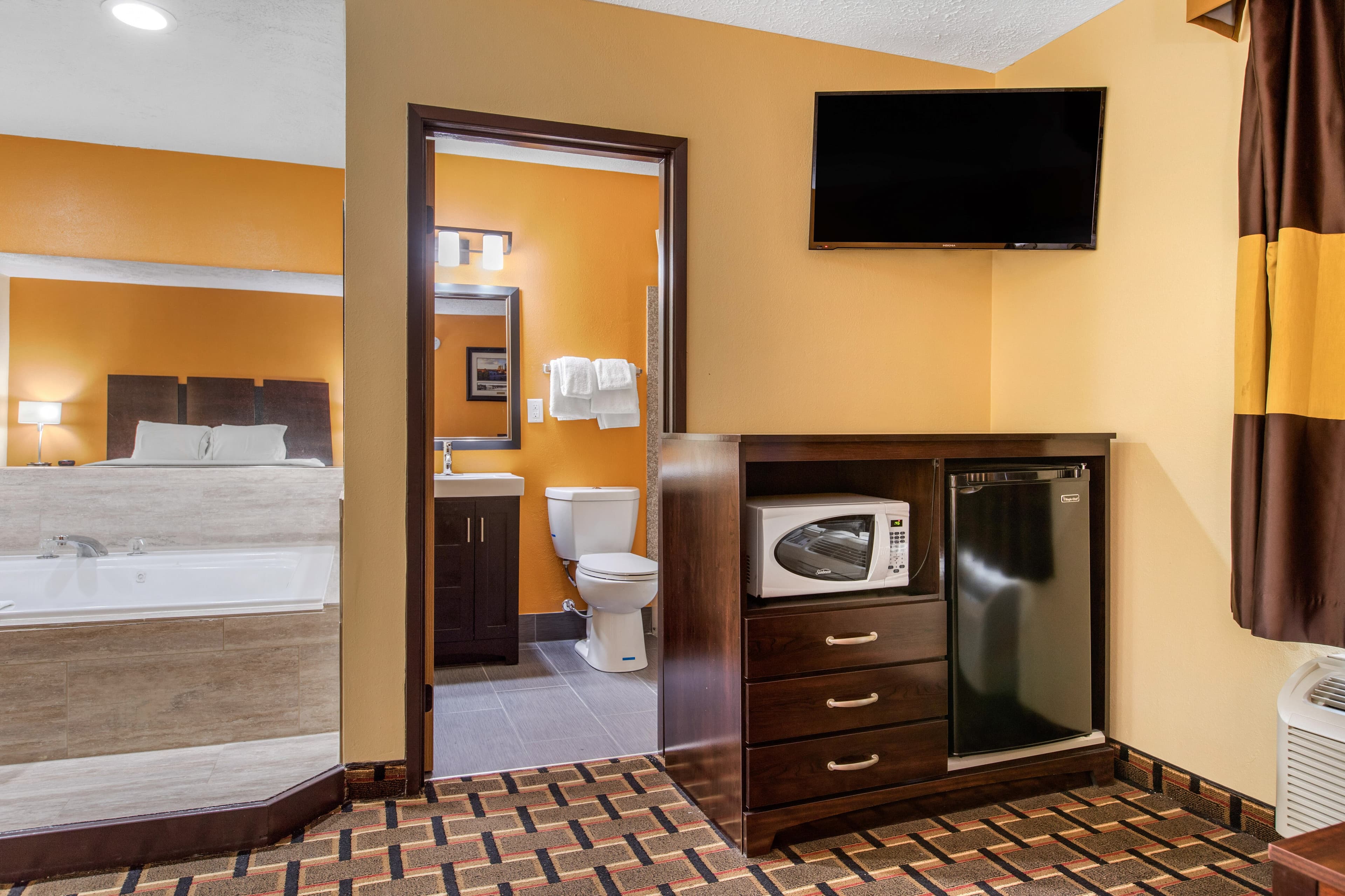 Quality Inn Grand Rapids Near Downtown — 11