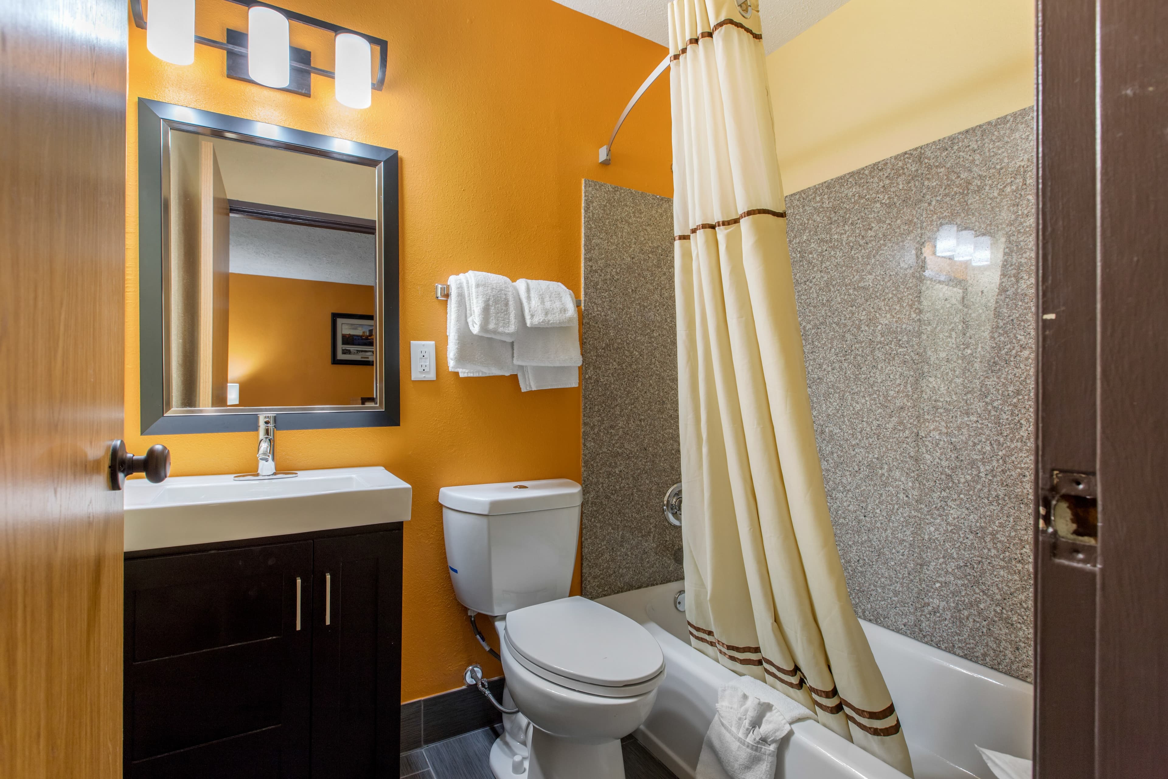 Quality Inn Grand Rapids Near Downtown — 12