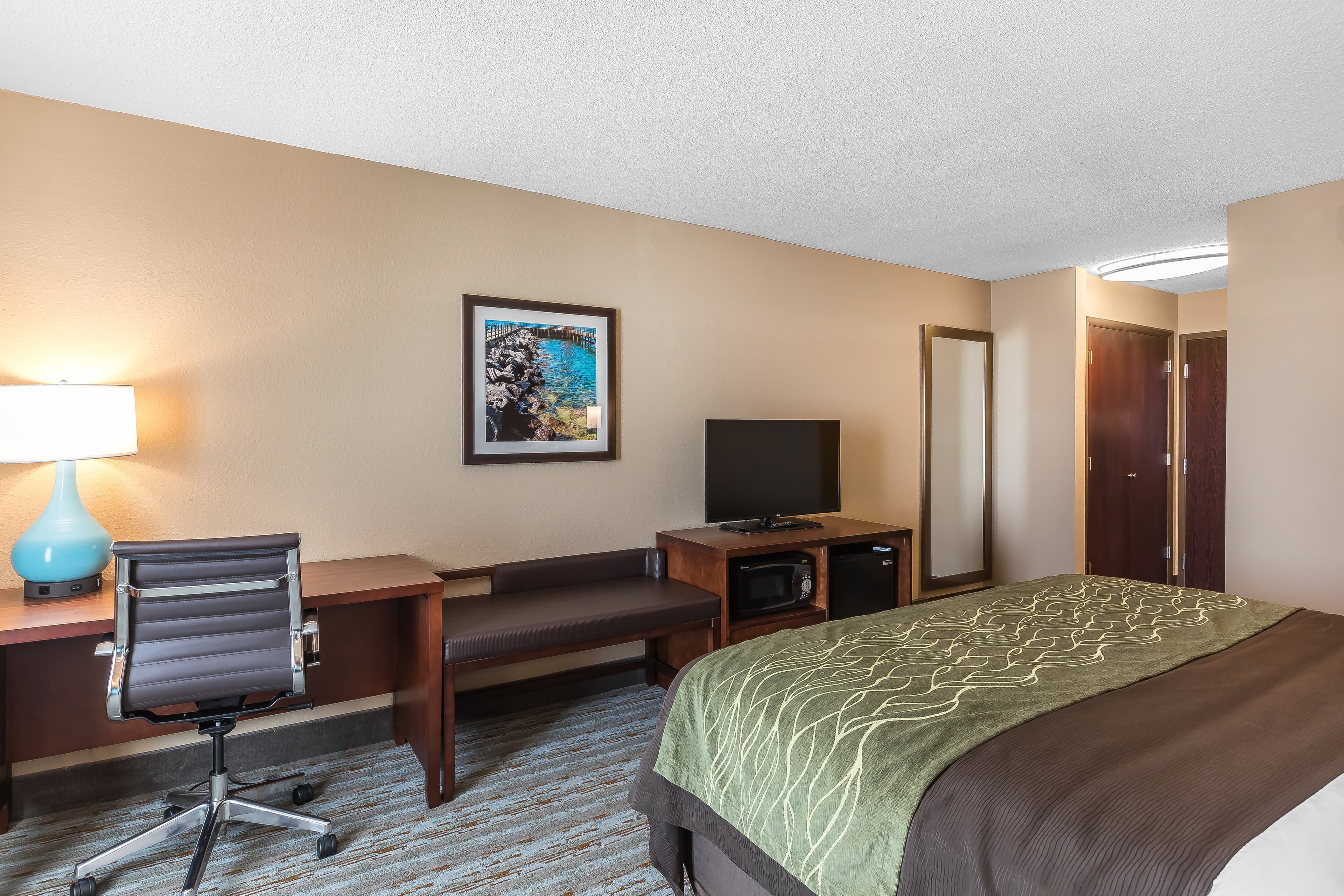 Comfort Inn Bay City - Riverfront - Image 3