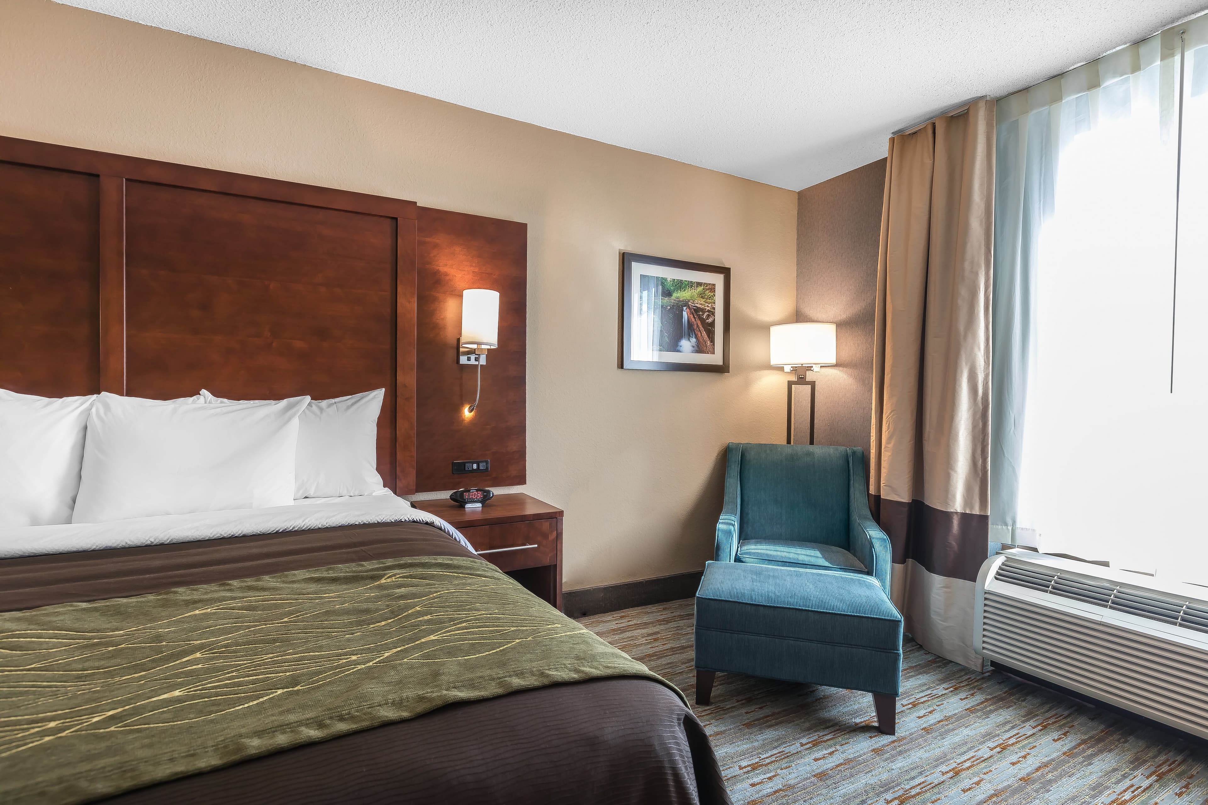 Comfort Inn Bay City - Riverfront - Image 4