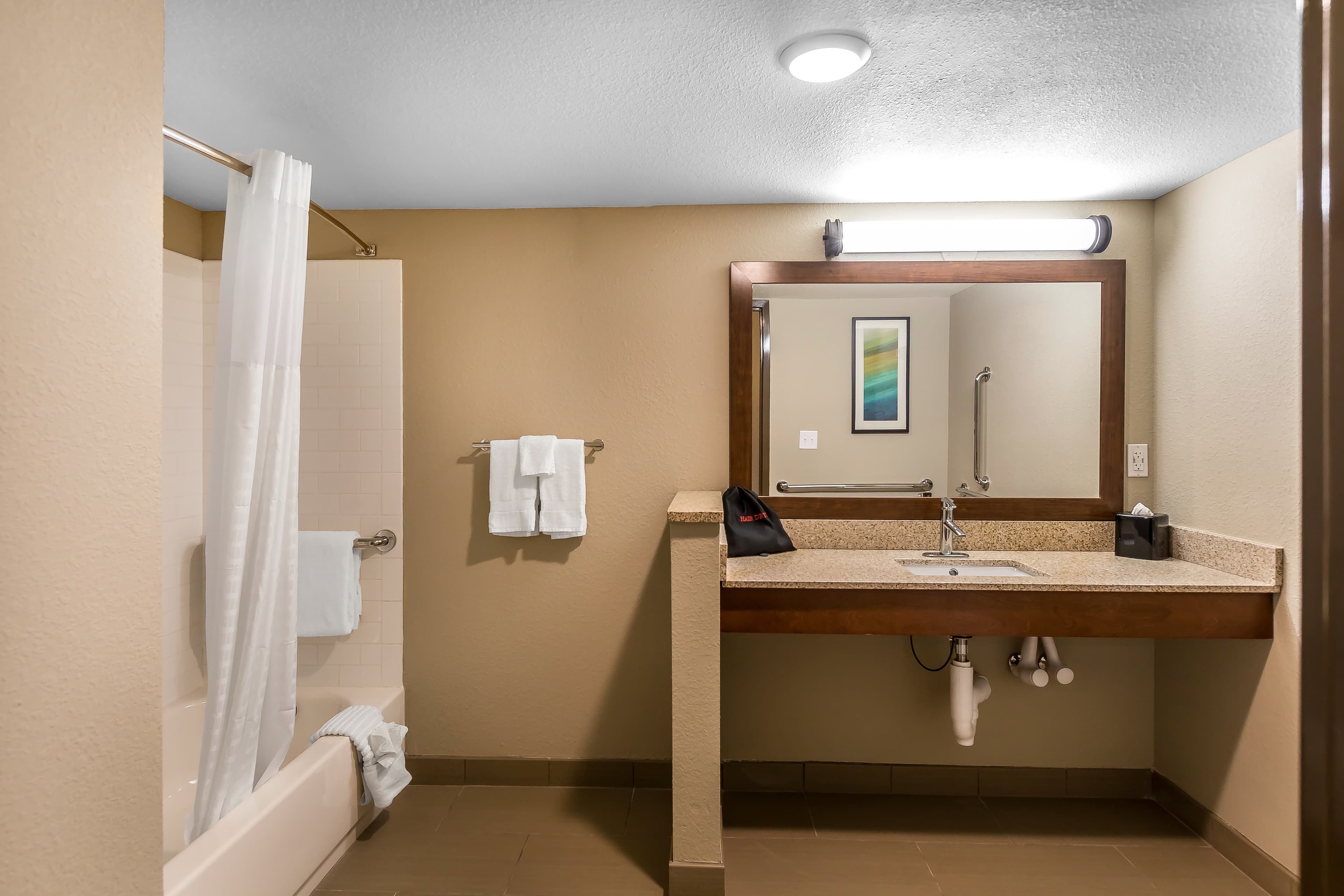 Comfort Inn Bay City - Riverfront — 6