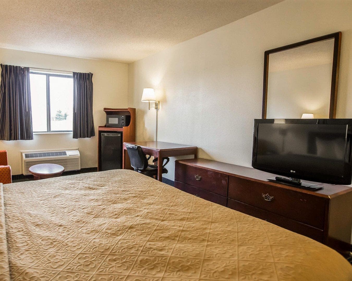 Quality Inn Dundee - Image 5