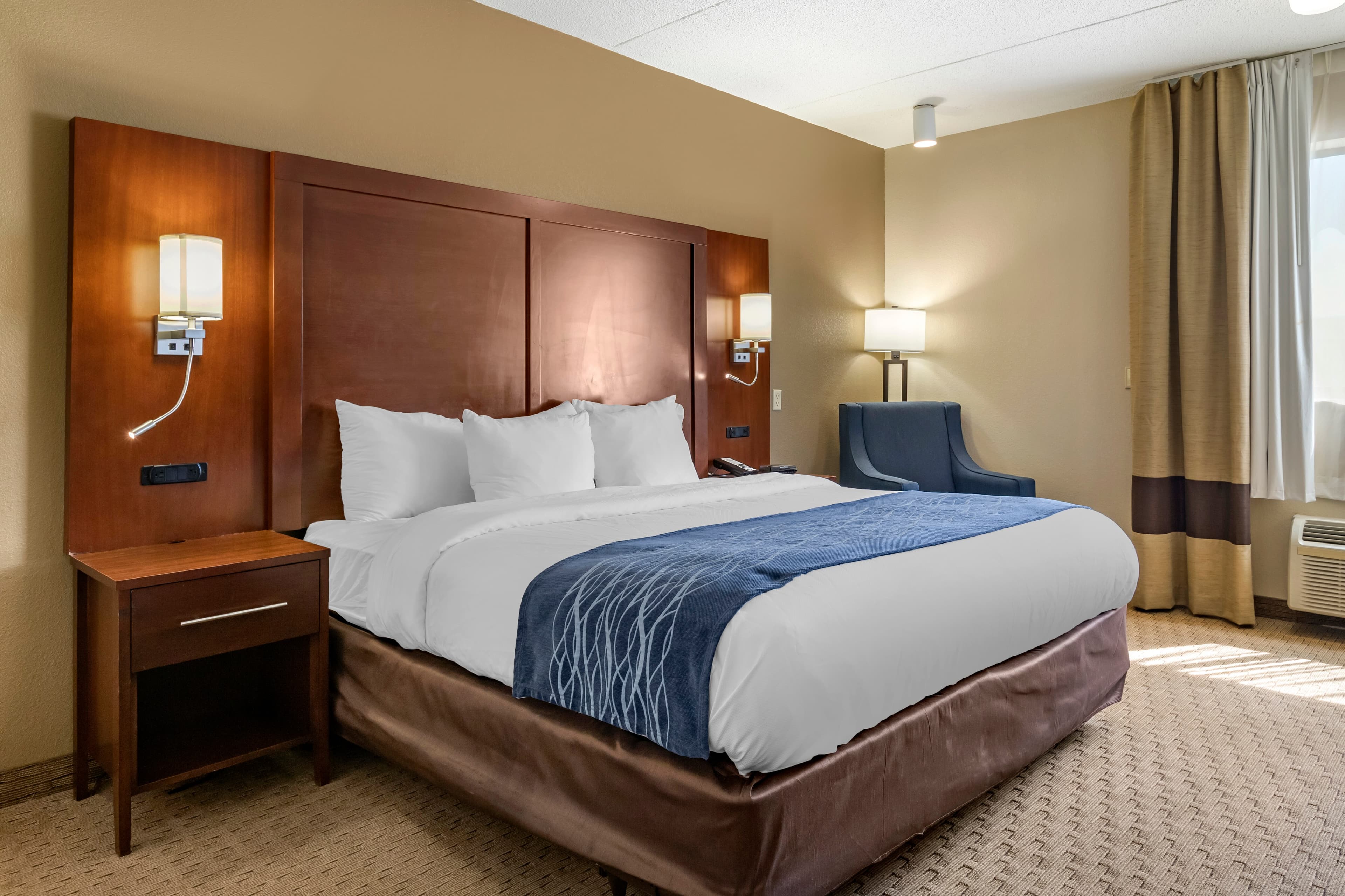 Comfort Inn Warren - Detroit North - Image 2