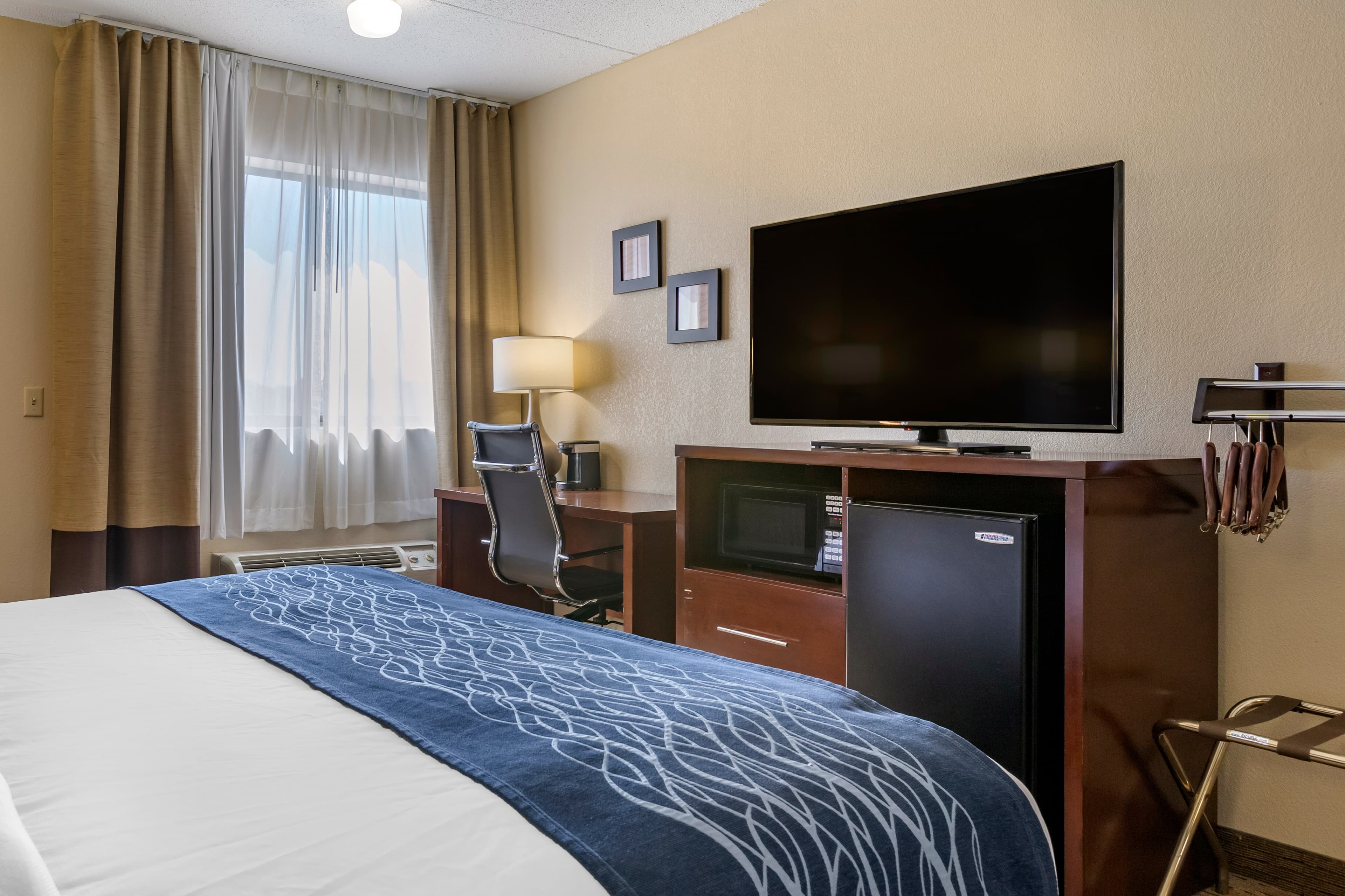 Comfort Inn Warren - Detroit North - Image 3
